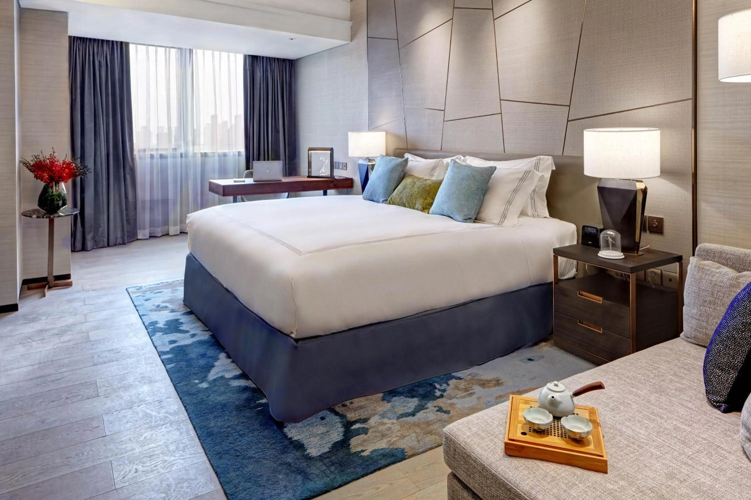 Bedroom, Bed in Fraser Suites Dalian