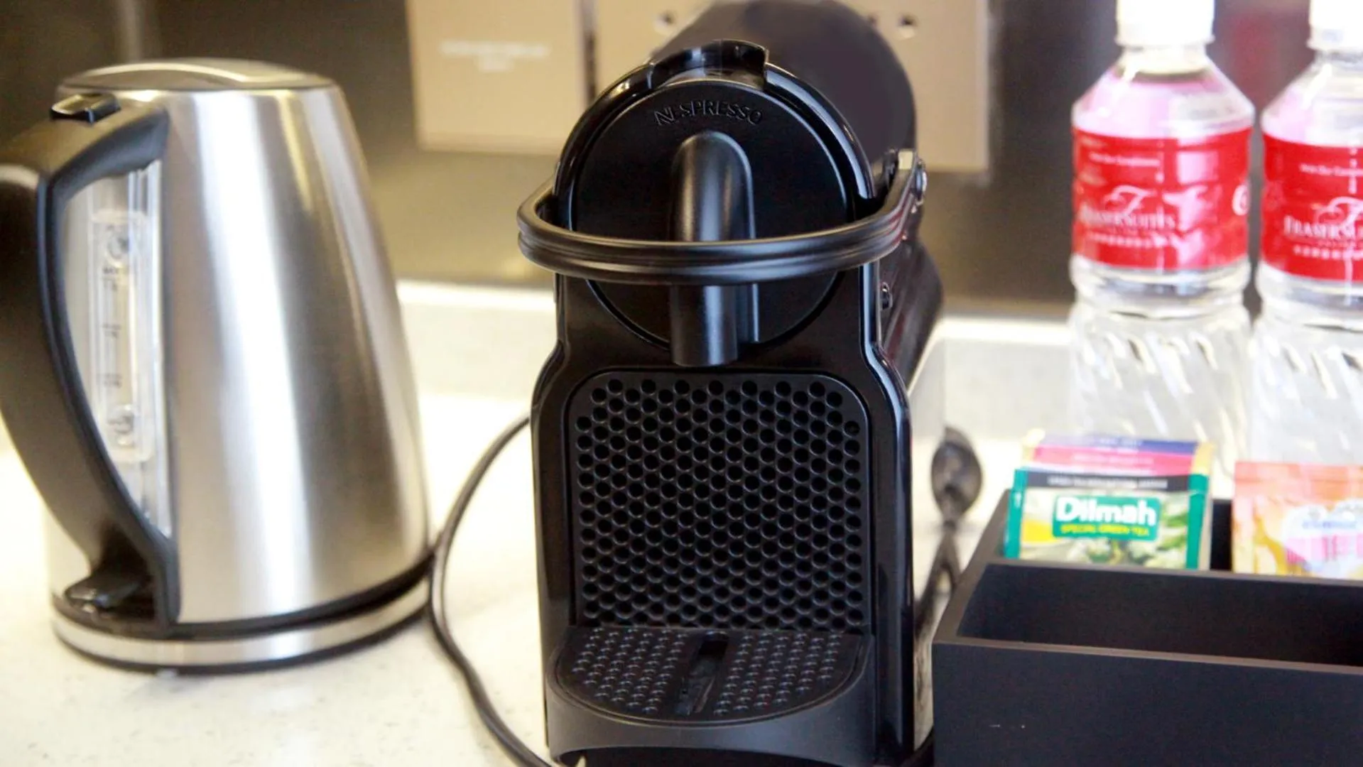 Coffee/tea facilities in Fraser Suites Dalian