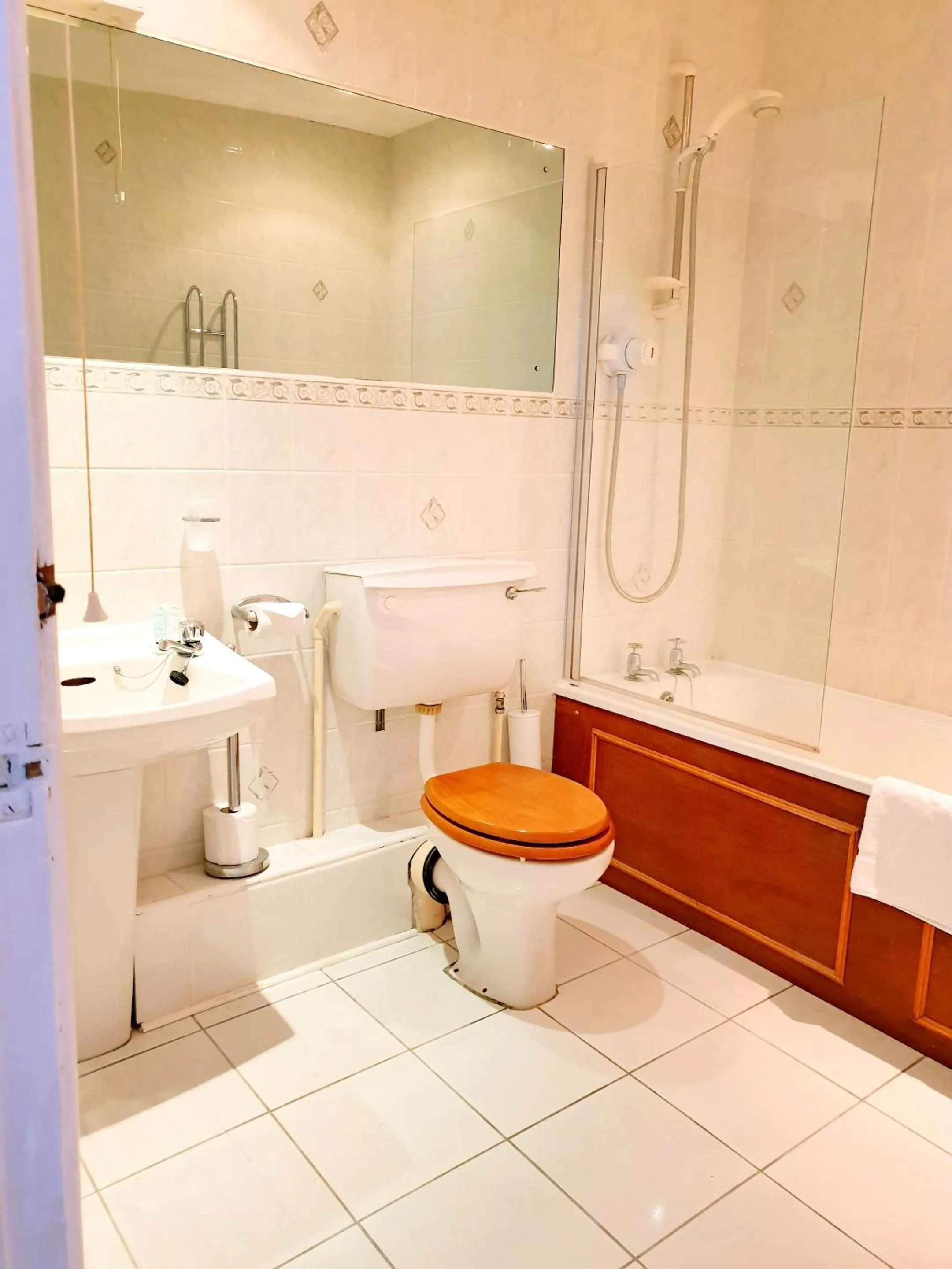 Bathroom in The Crown House Inn