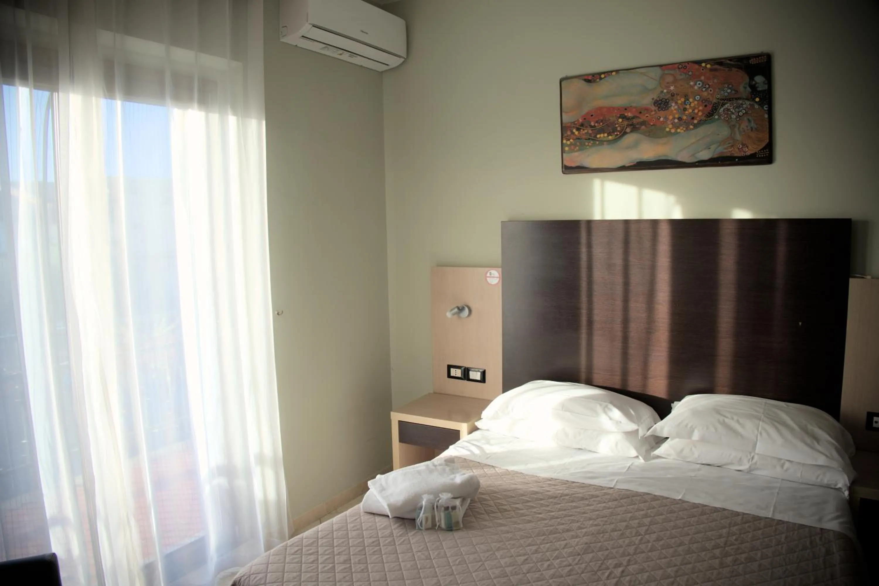 Bedroom, Bed in Hotel Dei Tartari