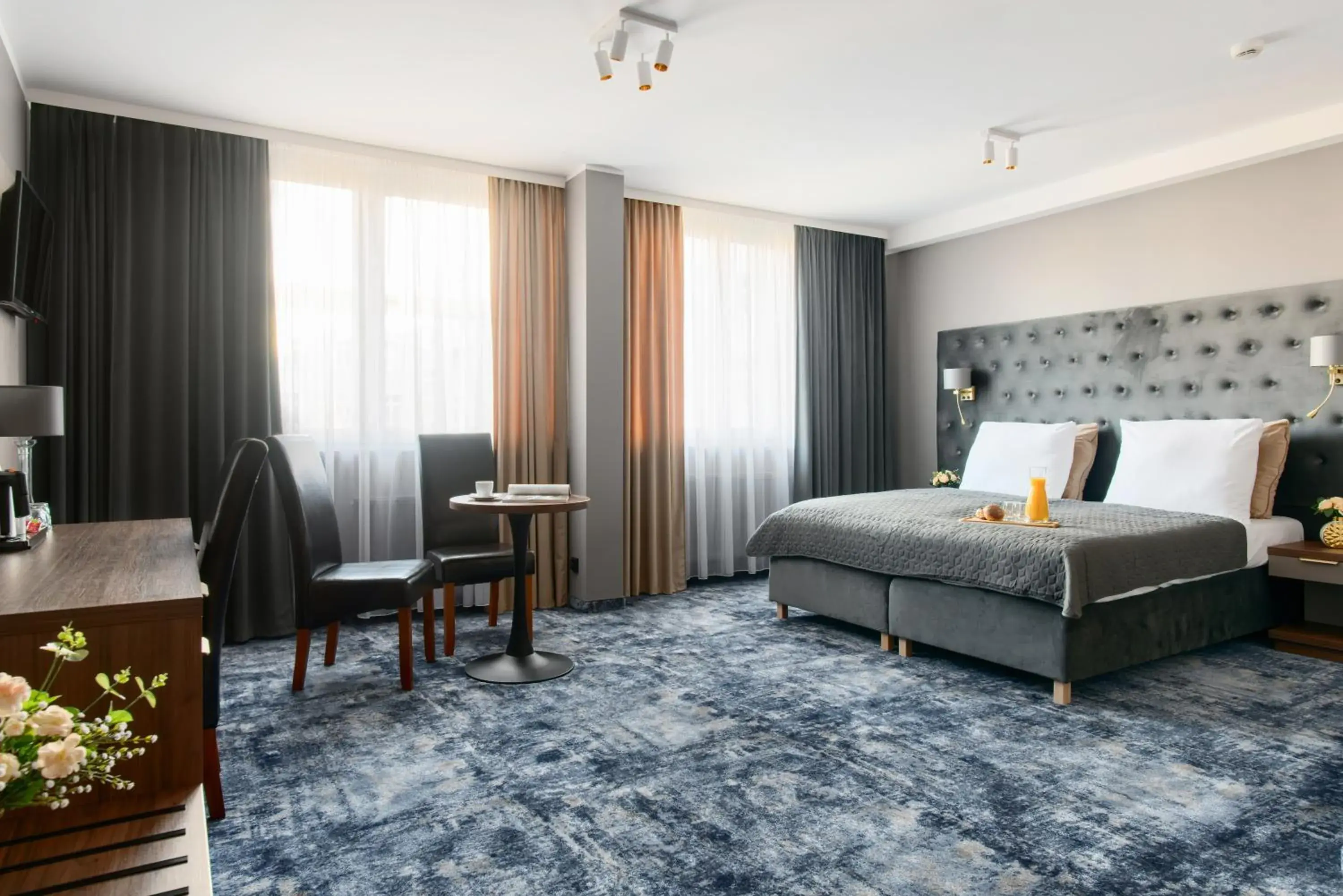 Large Double Room in Hotel Mieszko Large Double Room in Hotel Mieszko