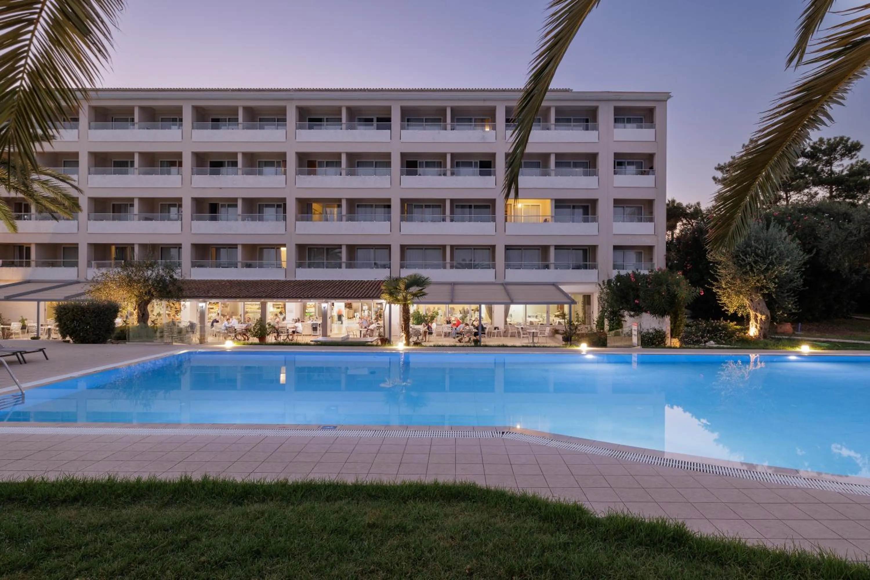 Swimming pool in Elea Beach Hotel