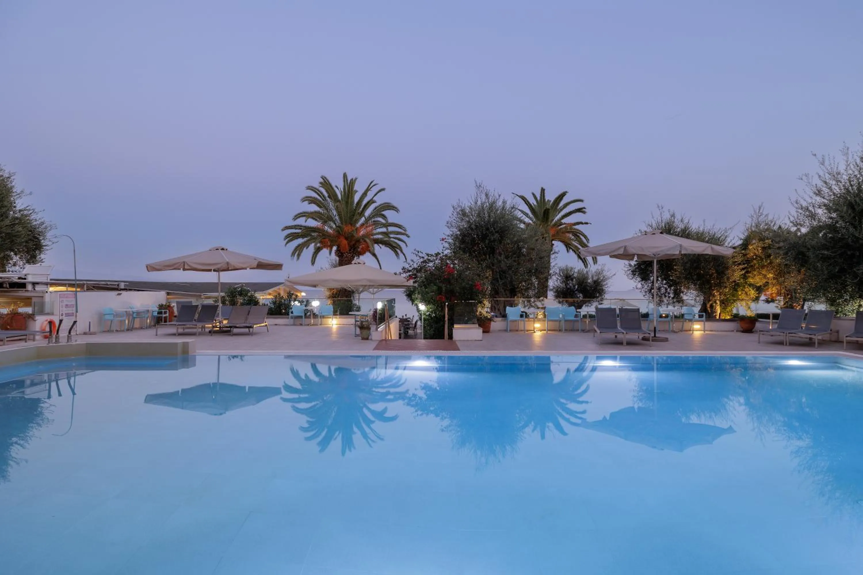 Swimming pool in Elea Beach Hotel