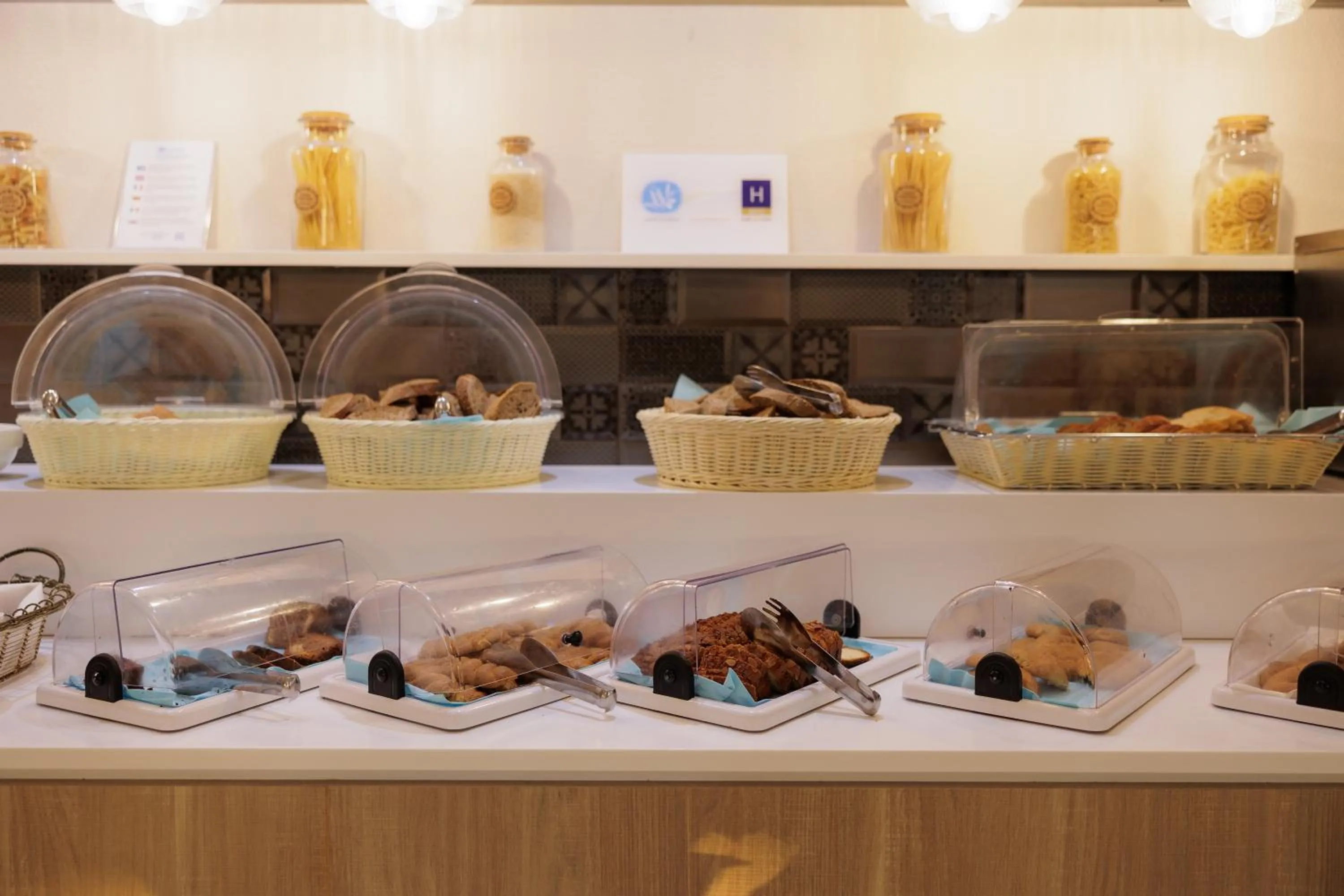 Restaurant/places to eat in Elea Beach Hotel