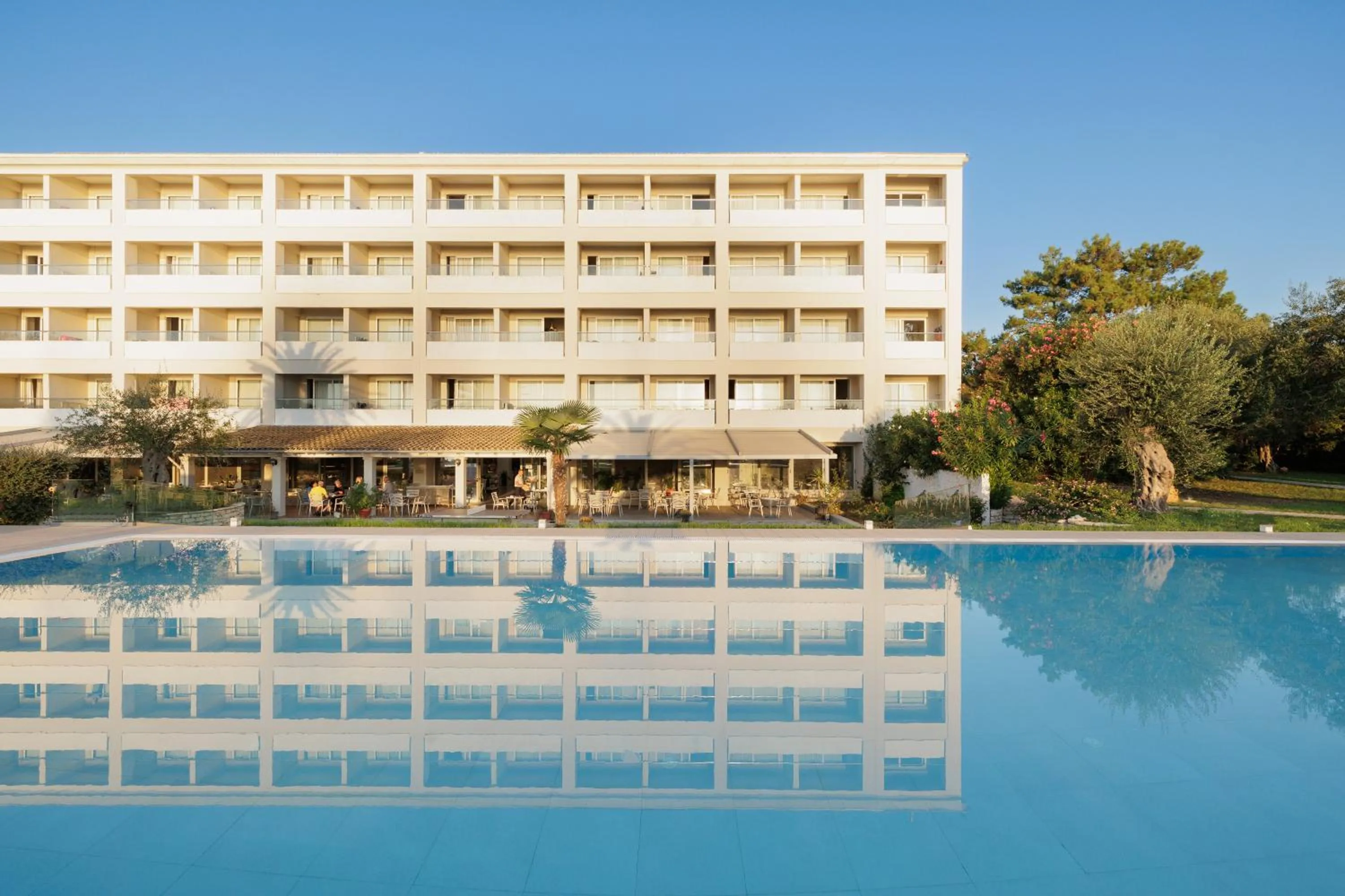 Swimming pool in Elea Beach Hotel