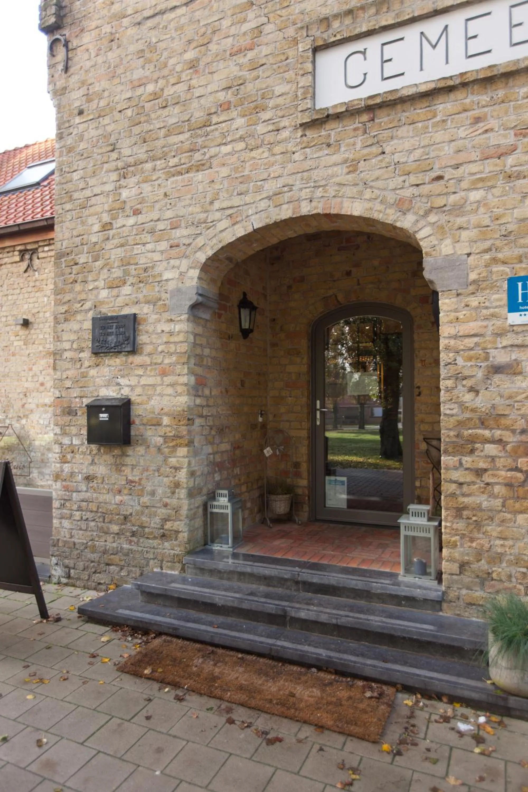 Facade/entrance in Hotel Gemeente Huis