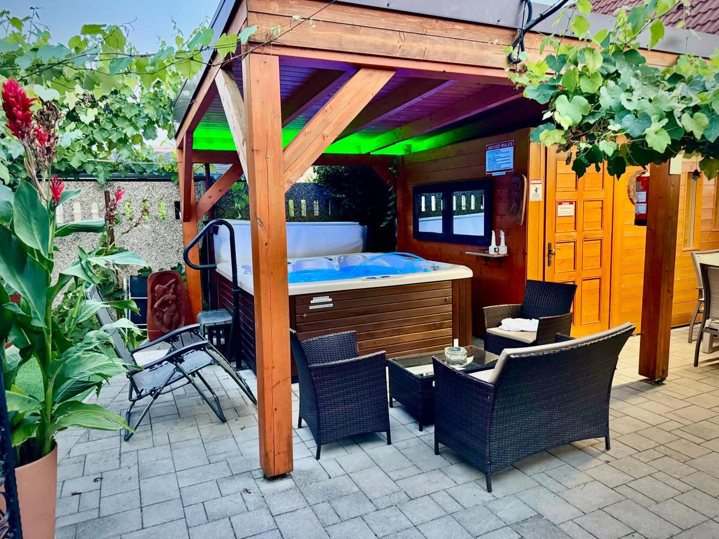 Fészek Fogadó - Pension Nest