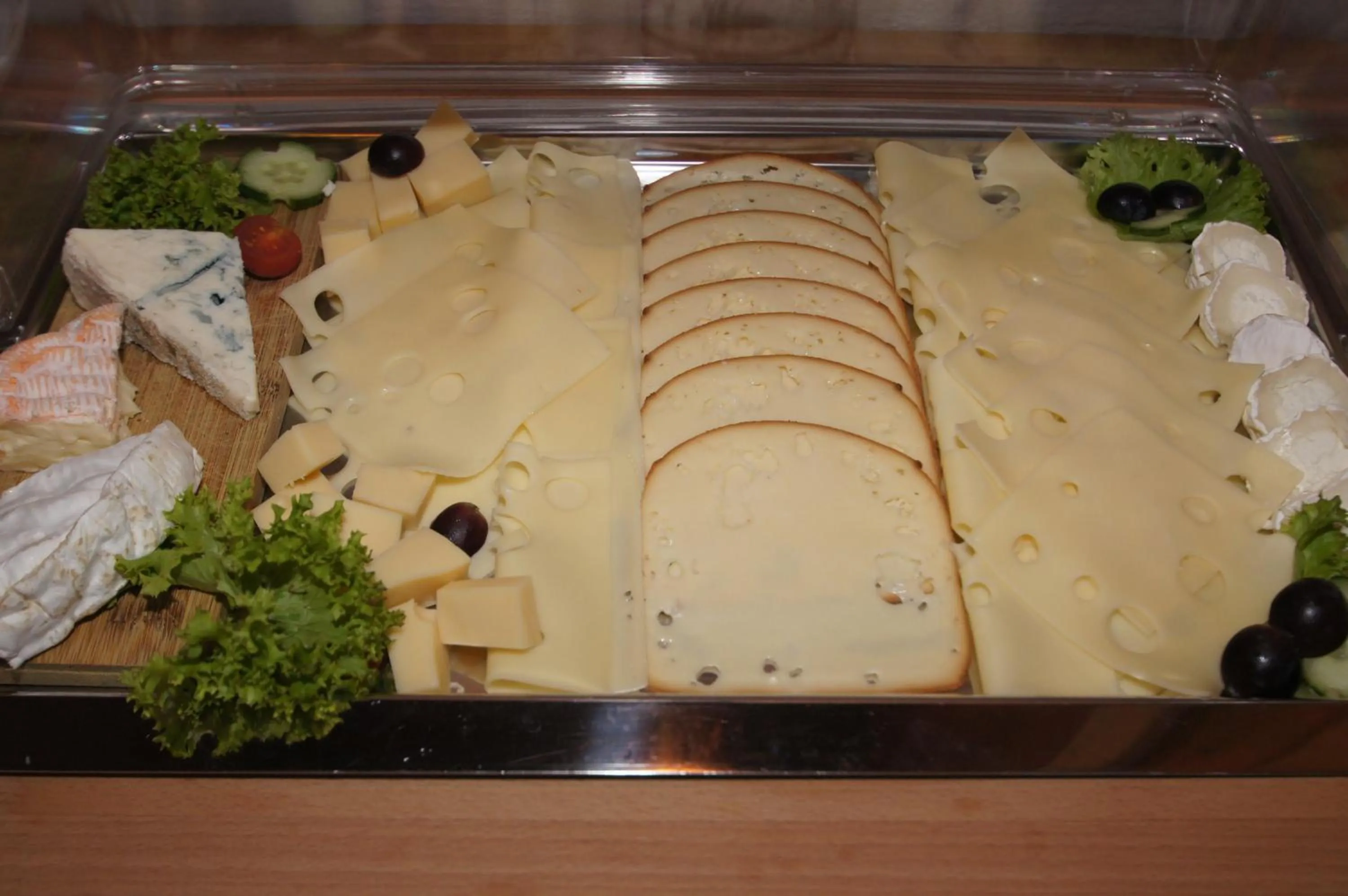 Buffet breakfast in UNO Hotel Chapeau Noir - Free Parking