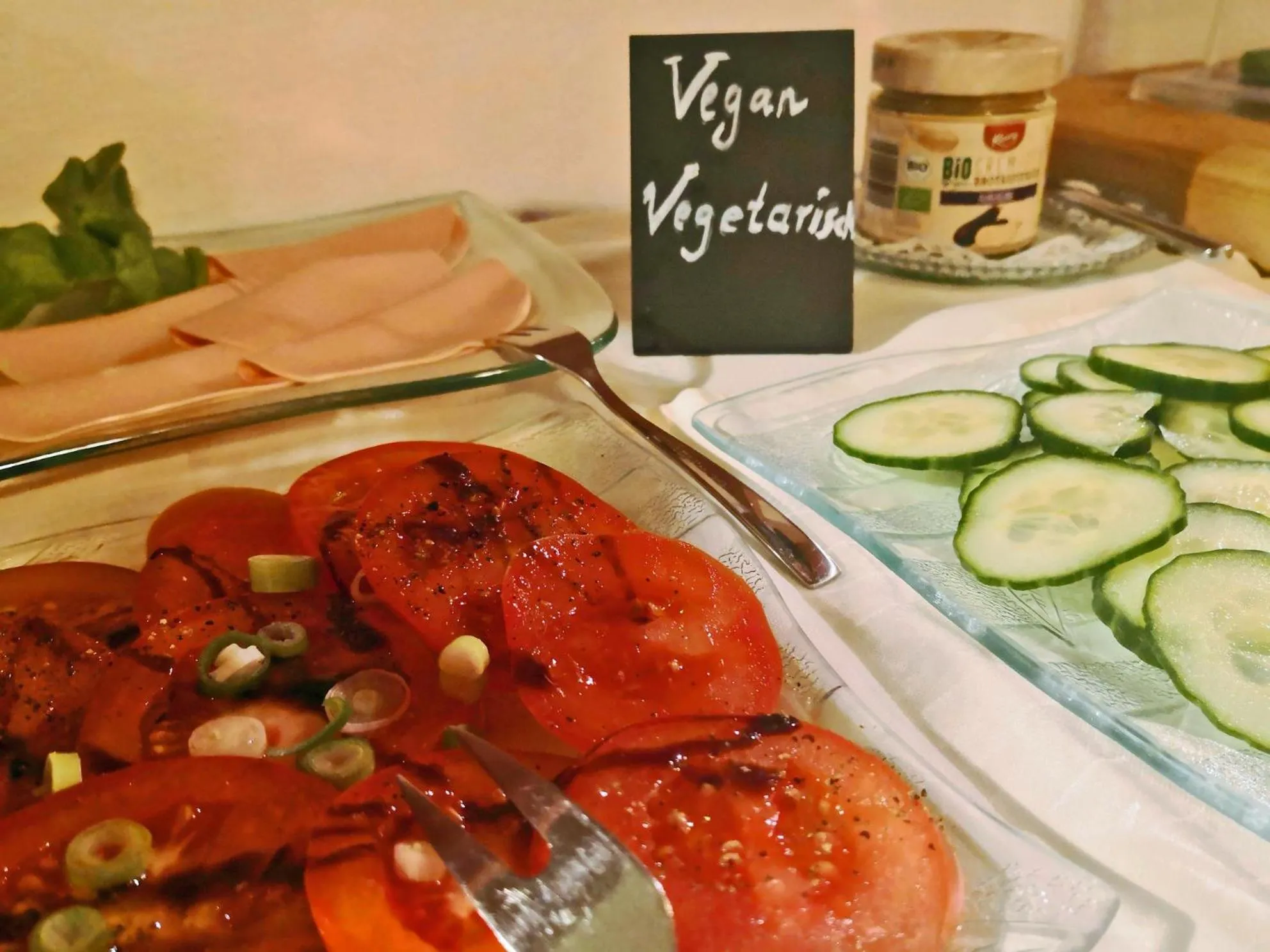 Buffet breakfast in UNO Hotel Chapeau Noir - Free Parking