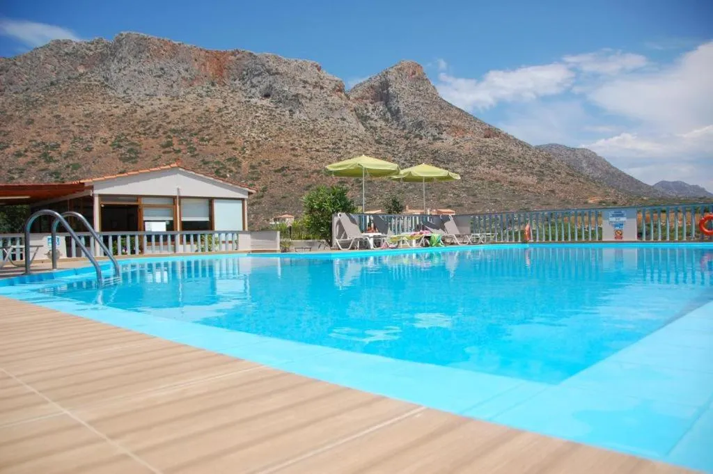 Swimming pool in Cathrin Suites