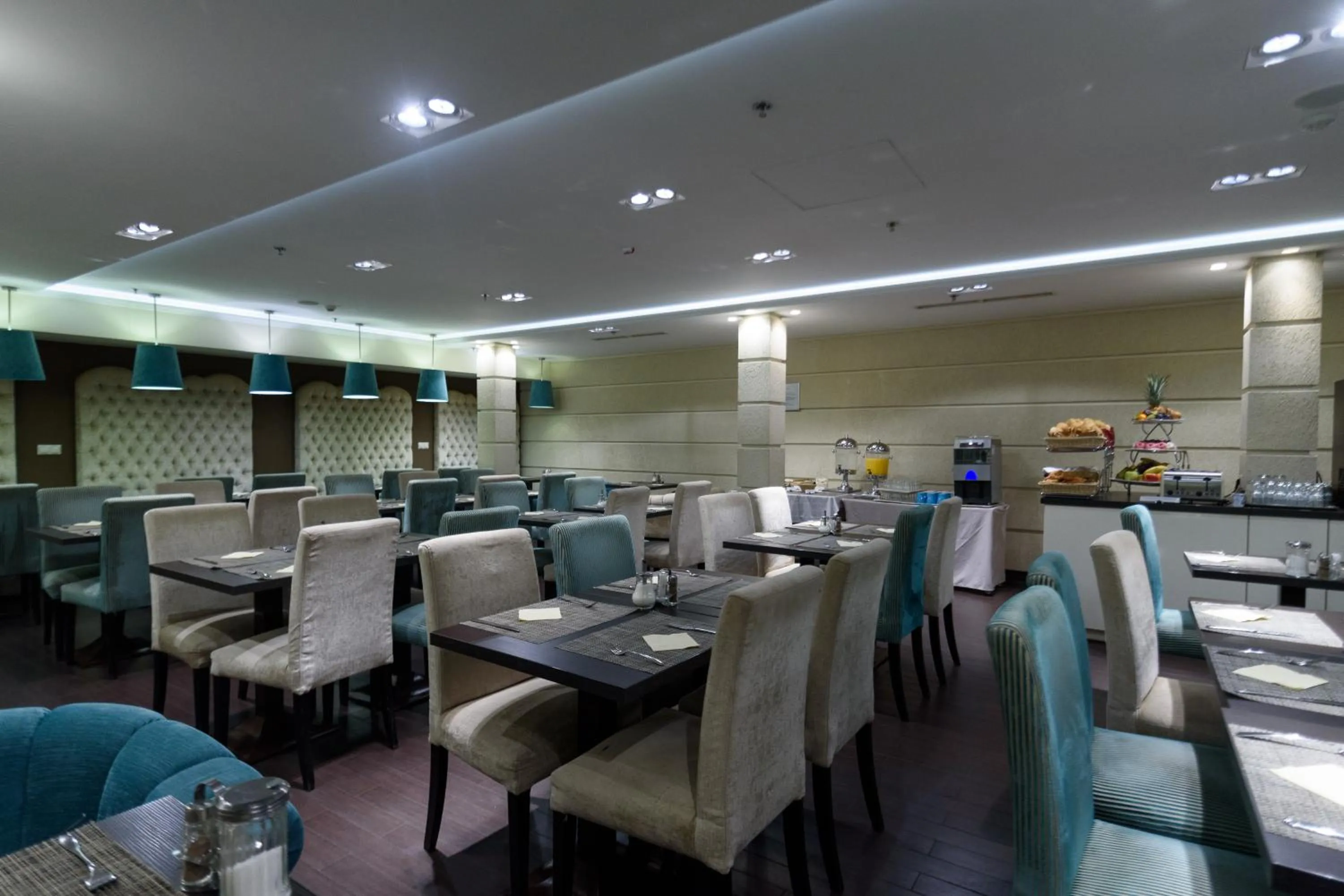 Buffet breakfast in La Prima Fashion Hotel Budapest