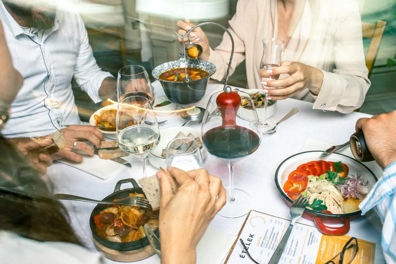 Restaurant/places to eat in La Prima Fashion Hotel Budapest