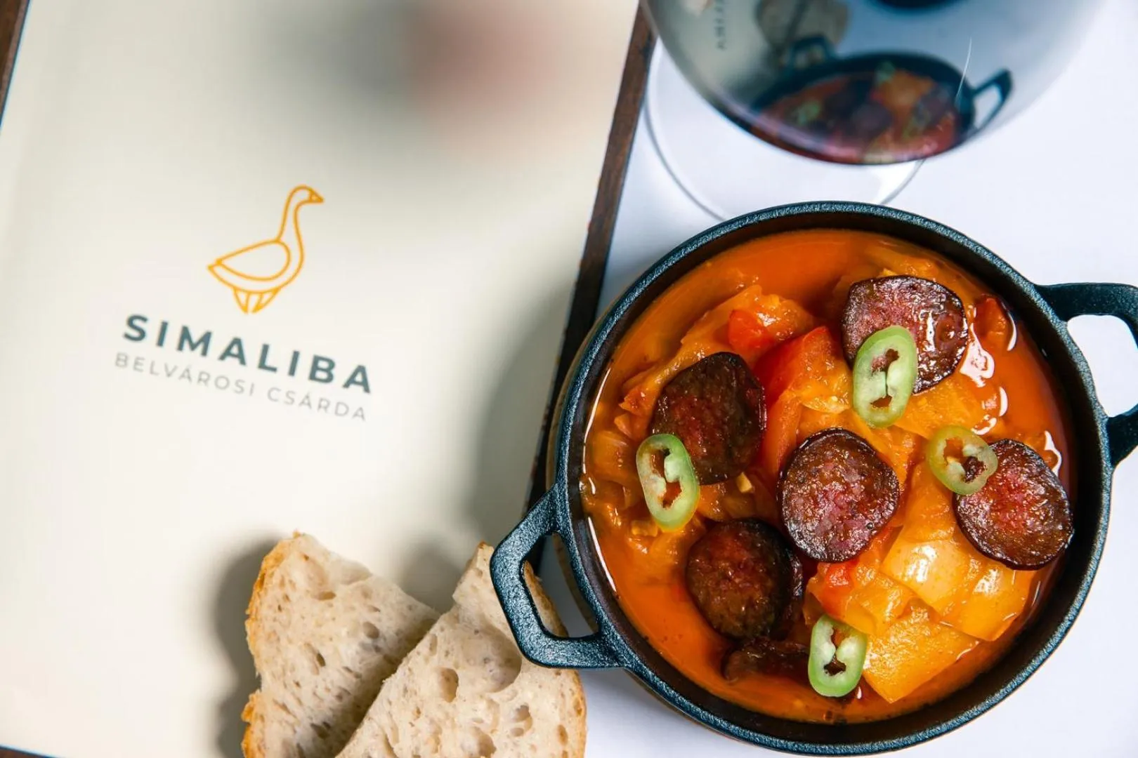 Restaurant/places to eat in La Prima Fashion Hotel Budapest