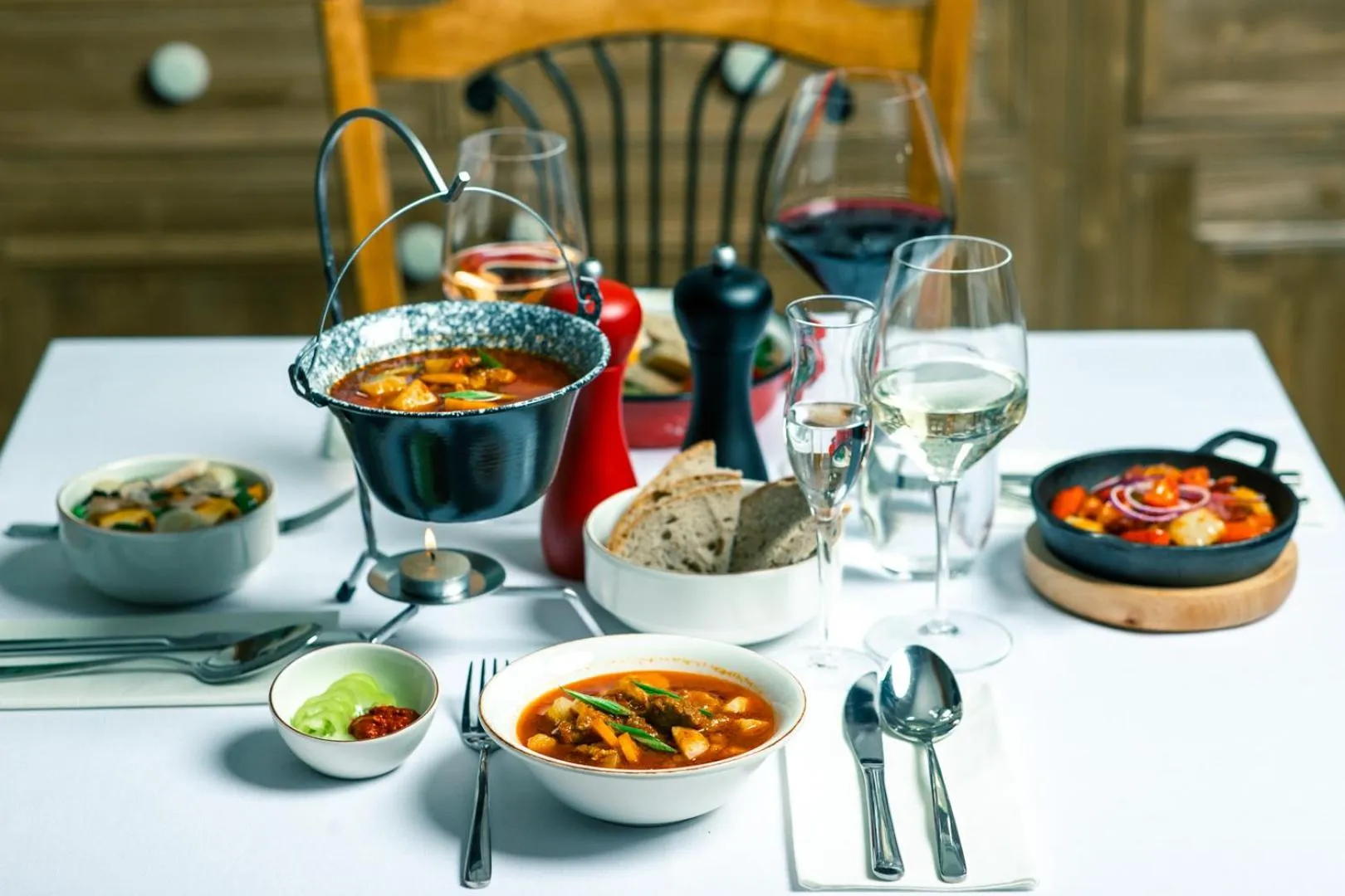 Restaurant/places to eat in La Prima Fashion Hotel Budapest