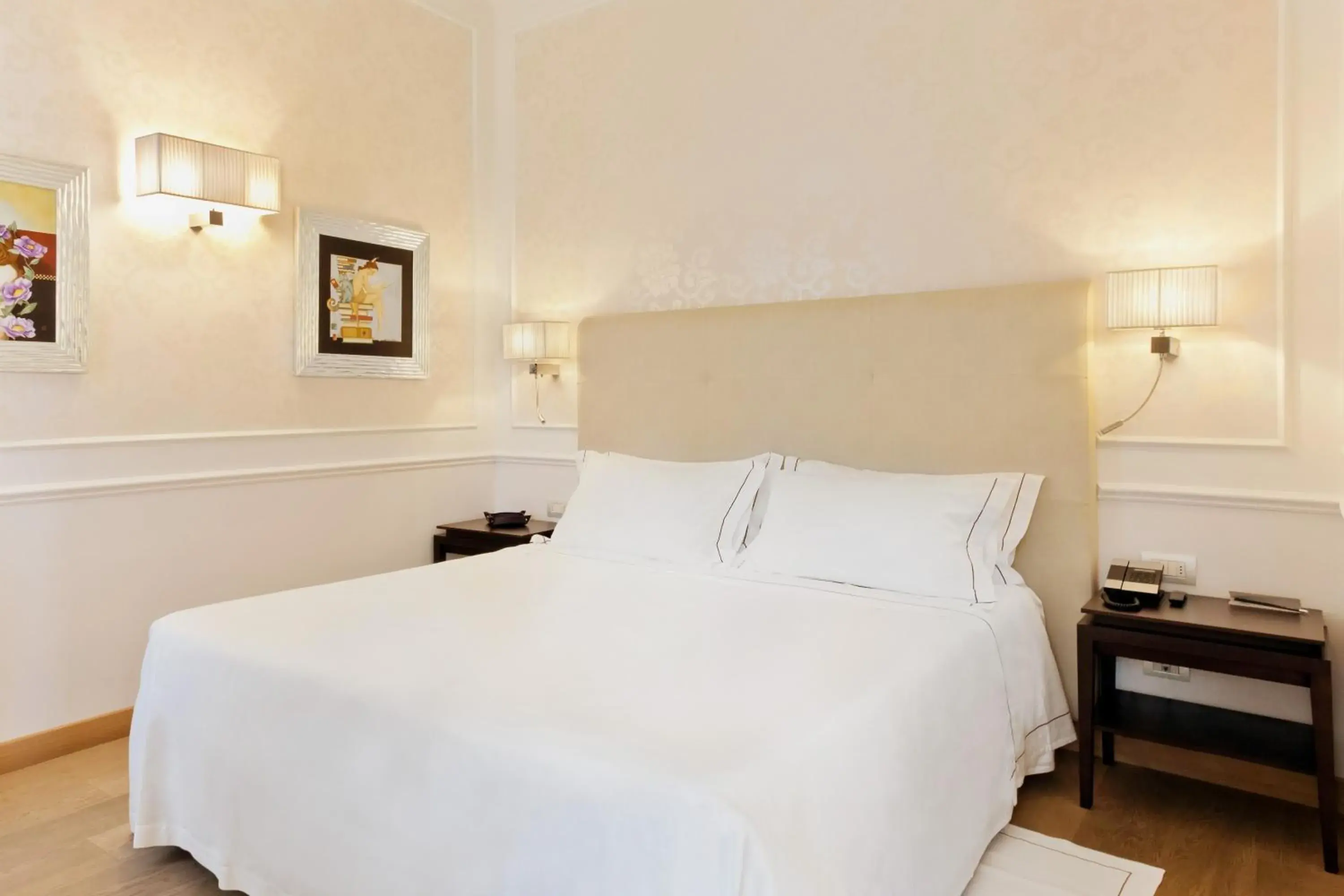 Double Room in The Ashbee Hotel Double Room in The Ashbee Hotel