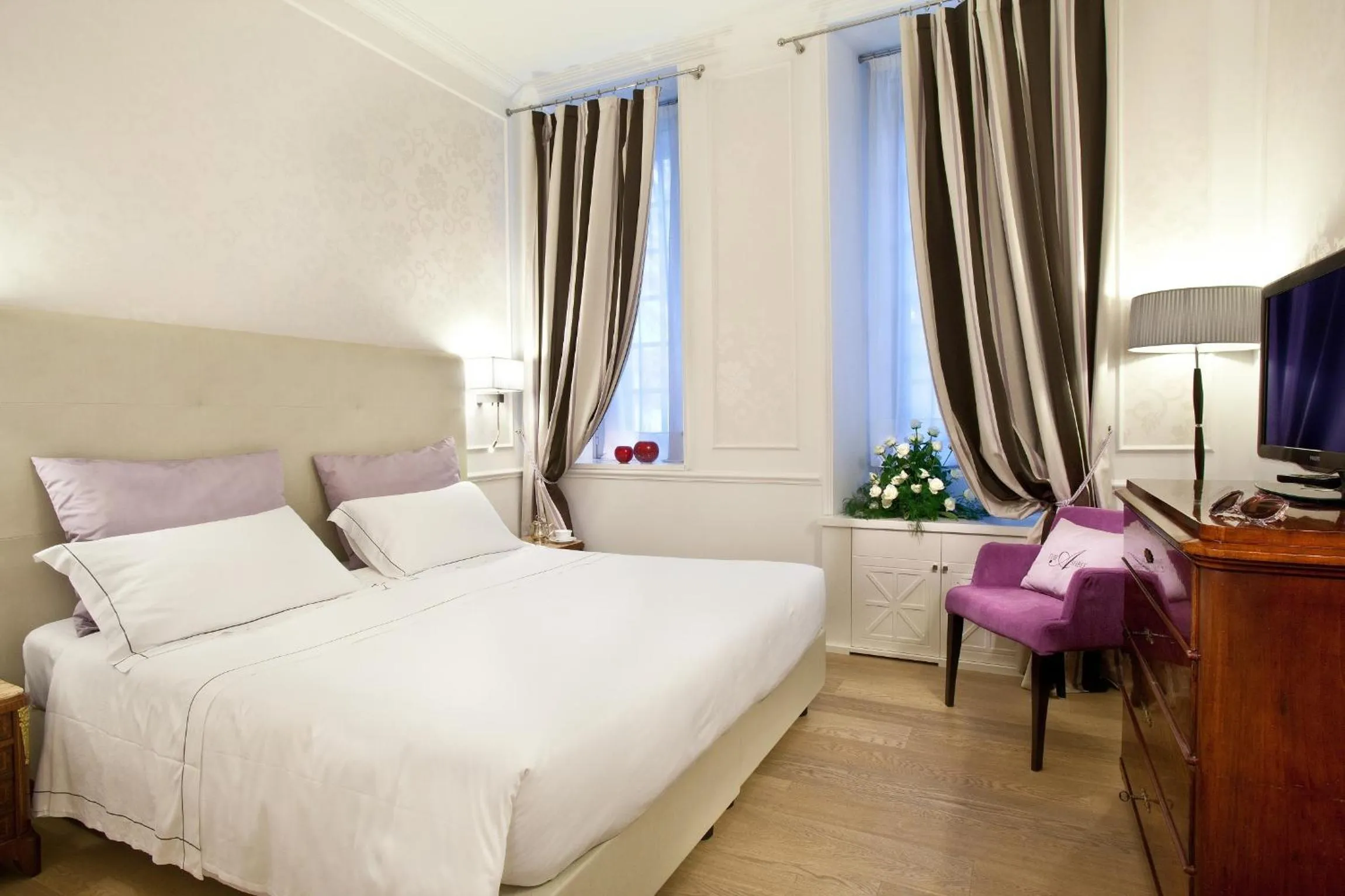 Bed in The Ashbee Hotel - The Leading Hotels of the World