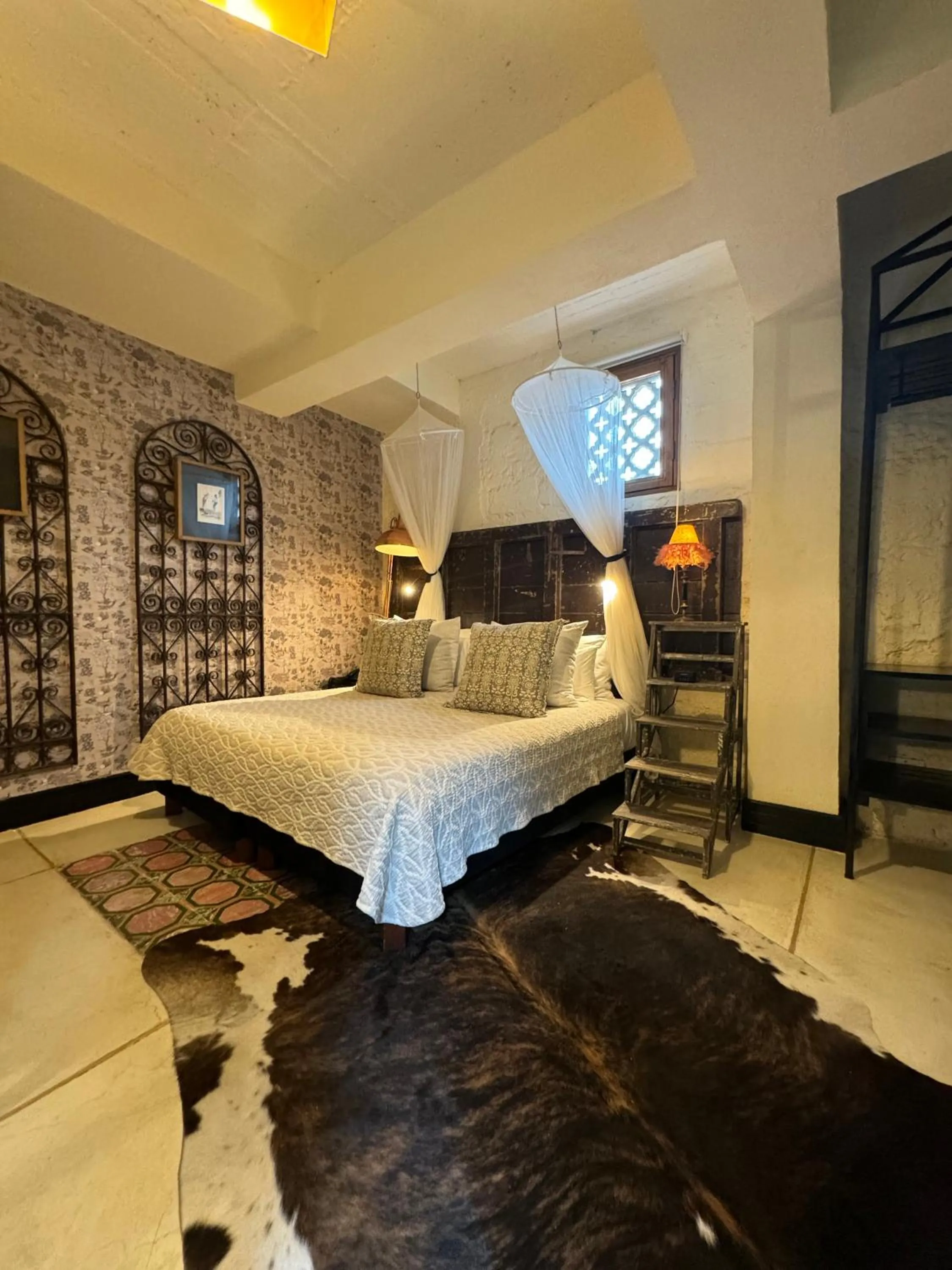 furniture, Bed in Hotel Casa Lola Deluxe Gallery