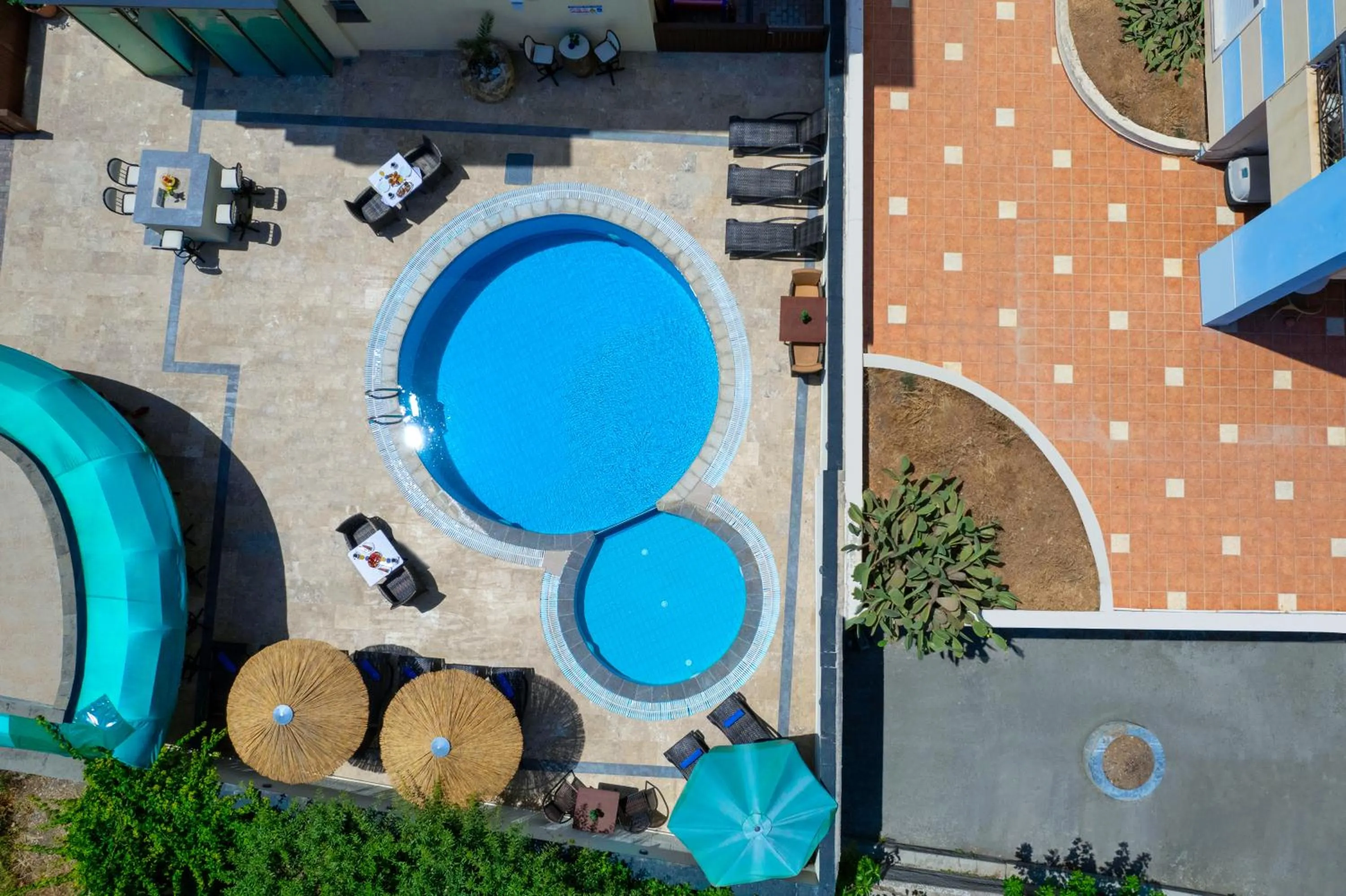 Swimming pool in Comfort Hotel Apartments