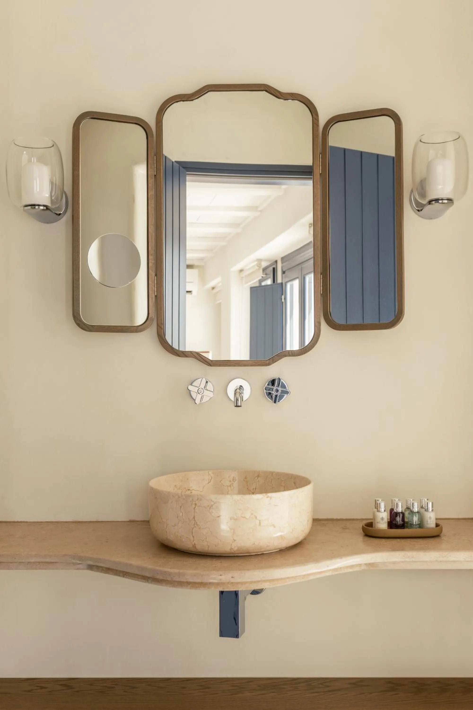 Bathroom in Homeric Poems