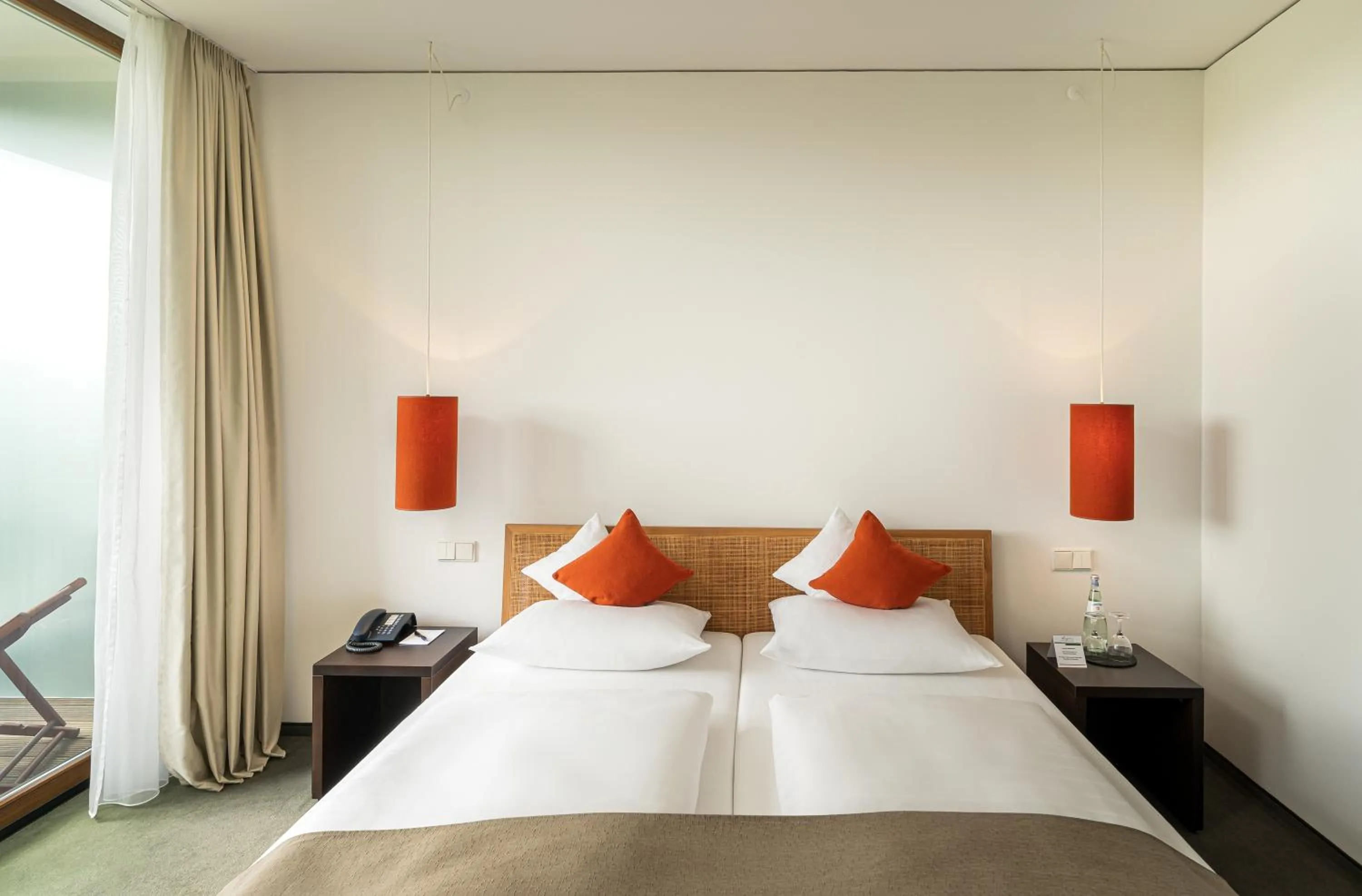 Photo of the whole room, Bed in Angel's - das hotel am golfpark