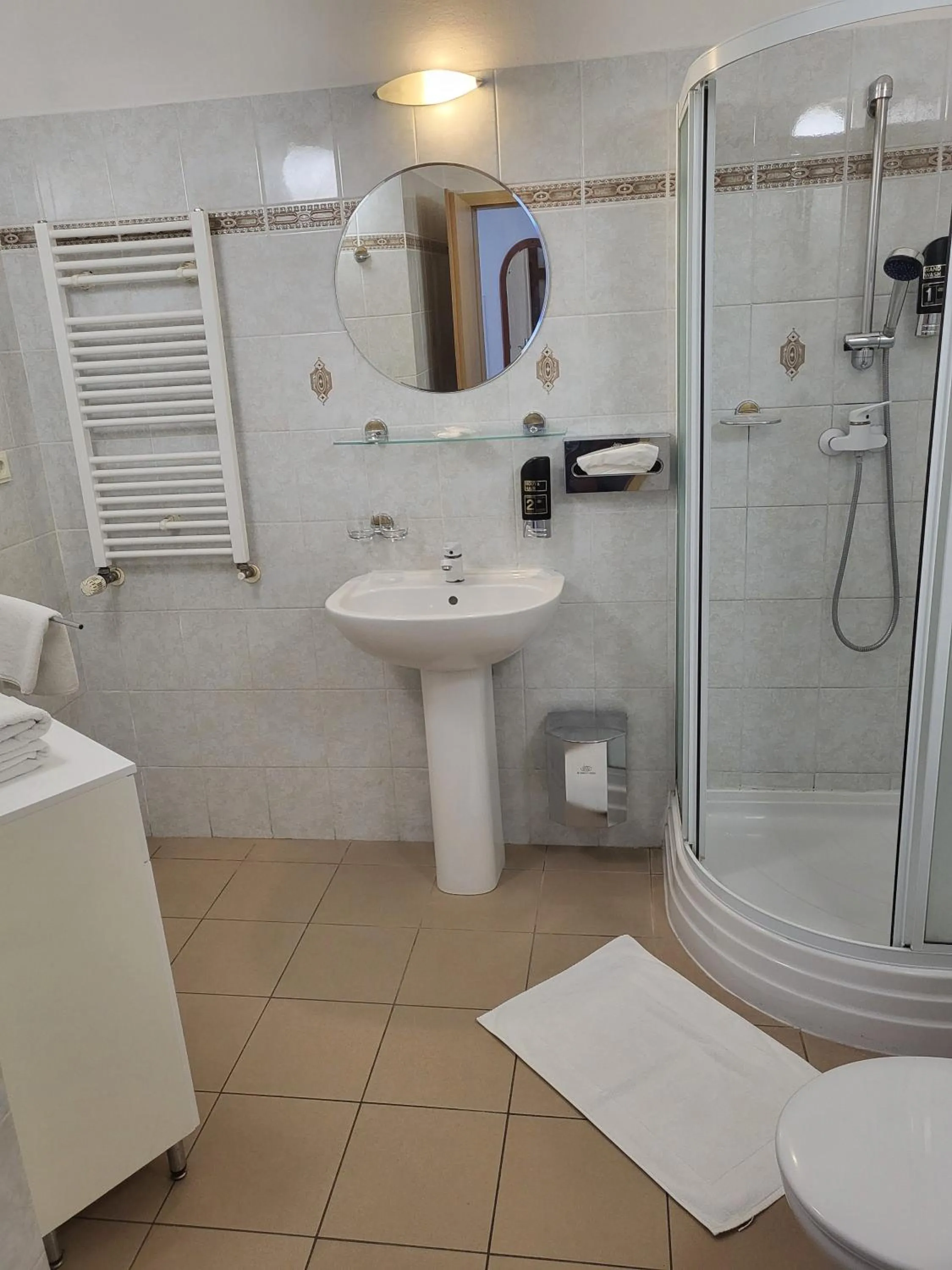 Bathroom in Hotel Margit