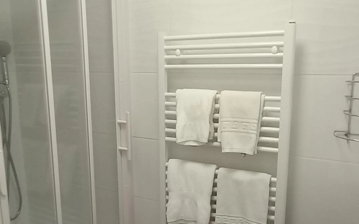 Bathroom in Brit Hotel Comtes De Champagne - Troyes Centre Historique