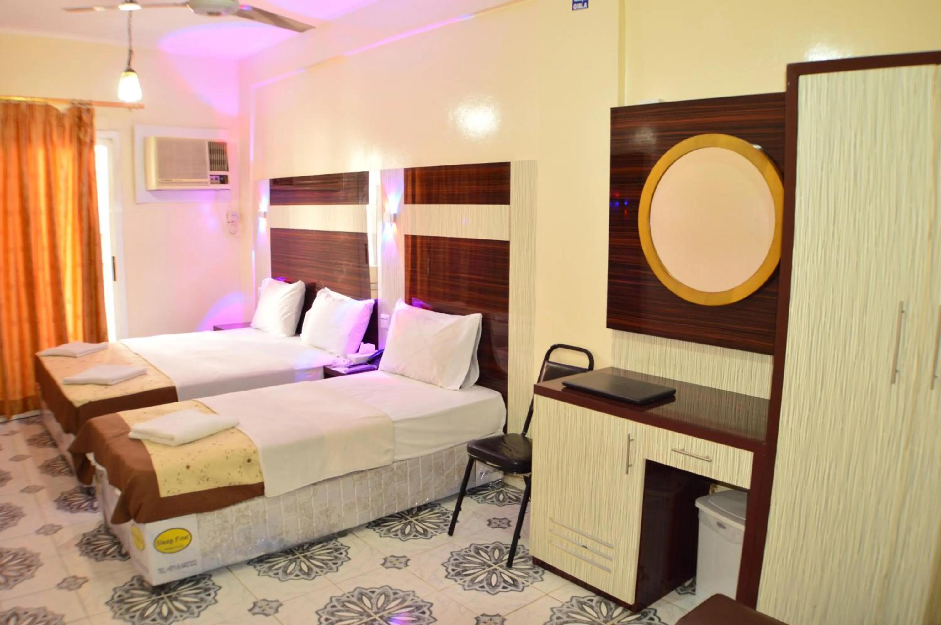 Photo of the whole room, Bed in Tehran Hotel