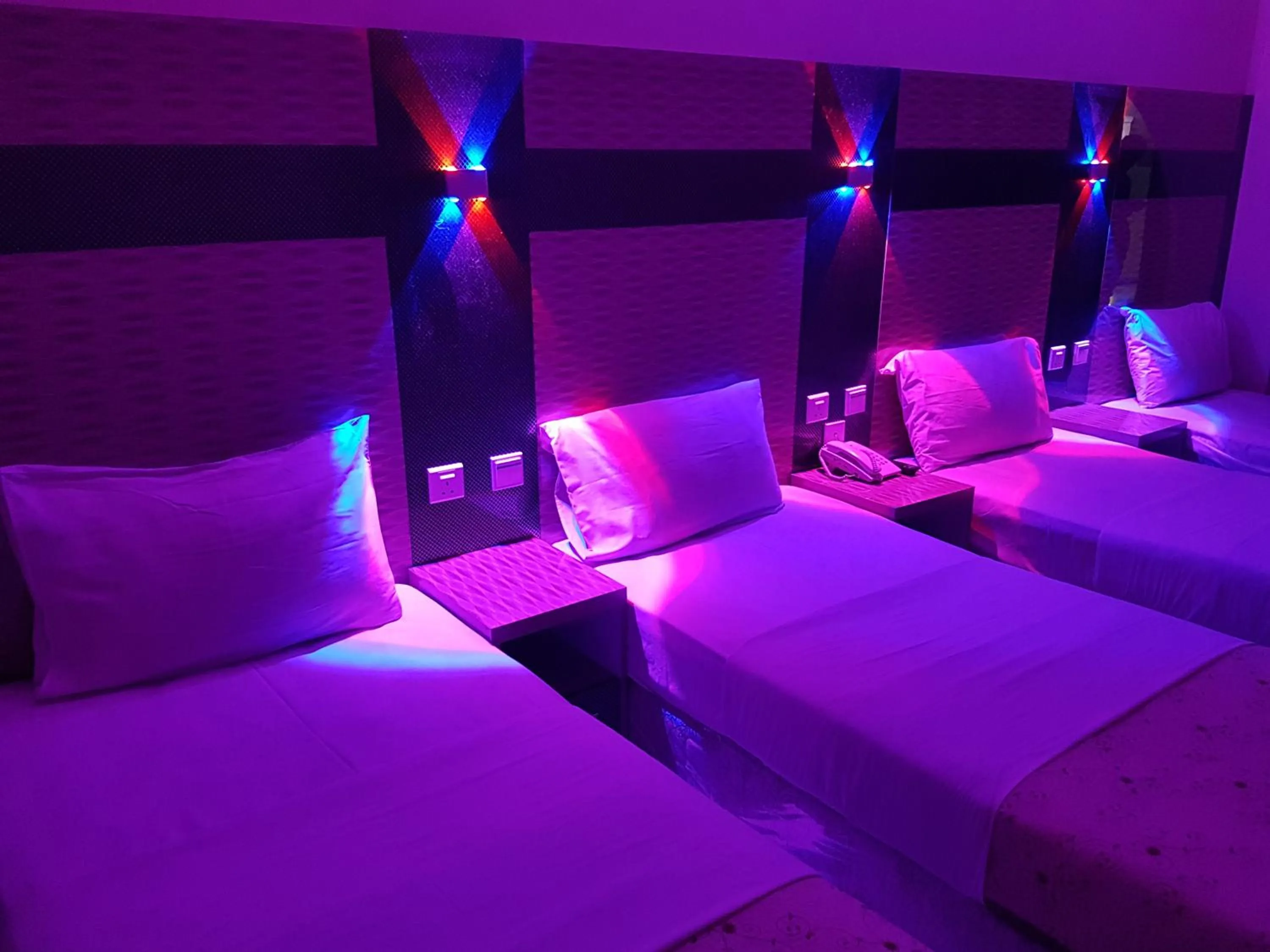 Bedroom, Bed in Tehran Hotel