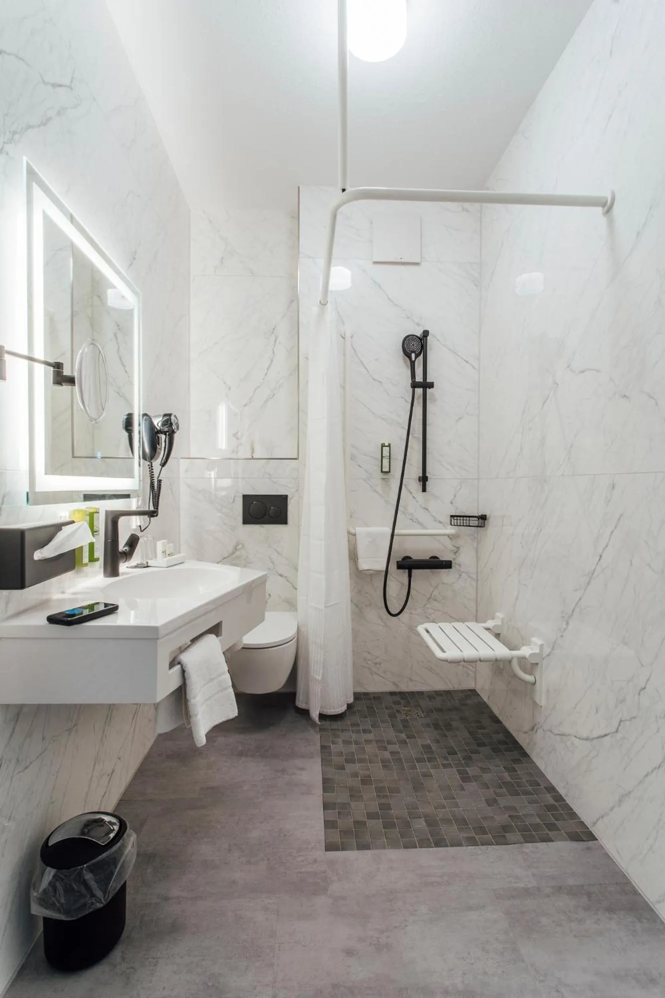 Toilet in Strandhotel Hohenzollern