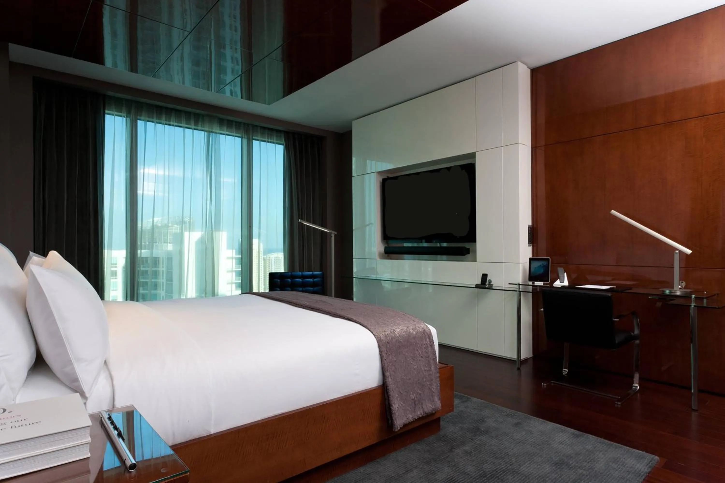 Bedroom, Bed in Hotel Beaux Arts, Autograph Collection