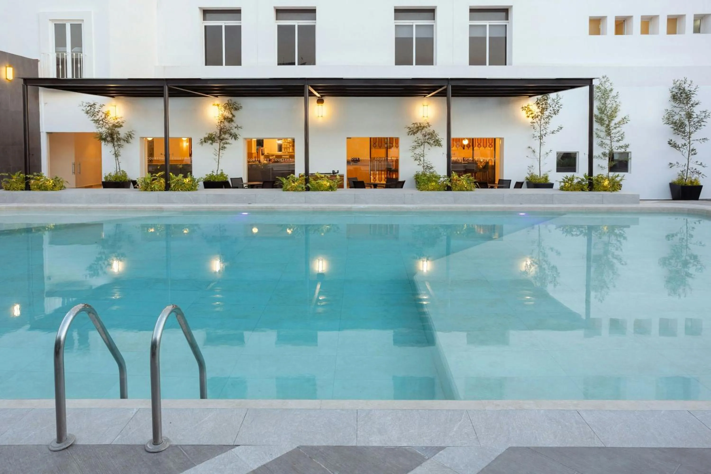 Swimming pool in Courtyard by Marriott Puebla Las Animas
