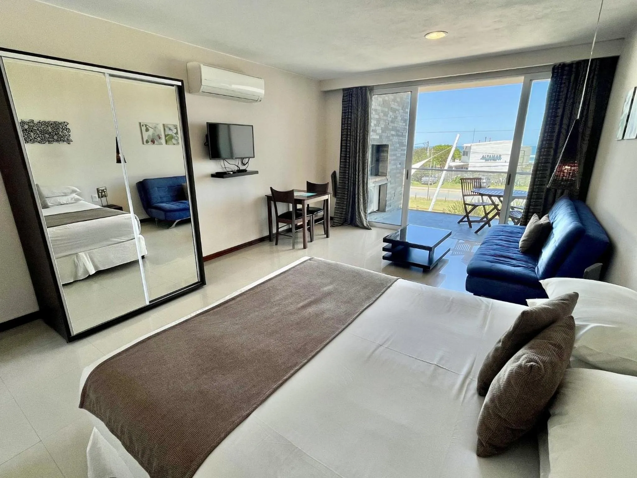 Bed in Zen Boutique Apart Hotel