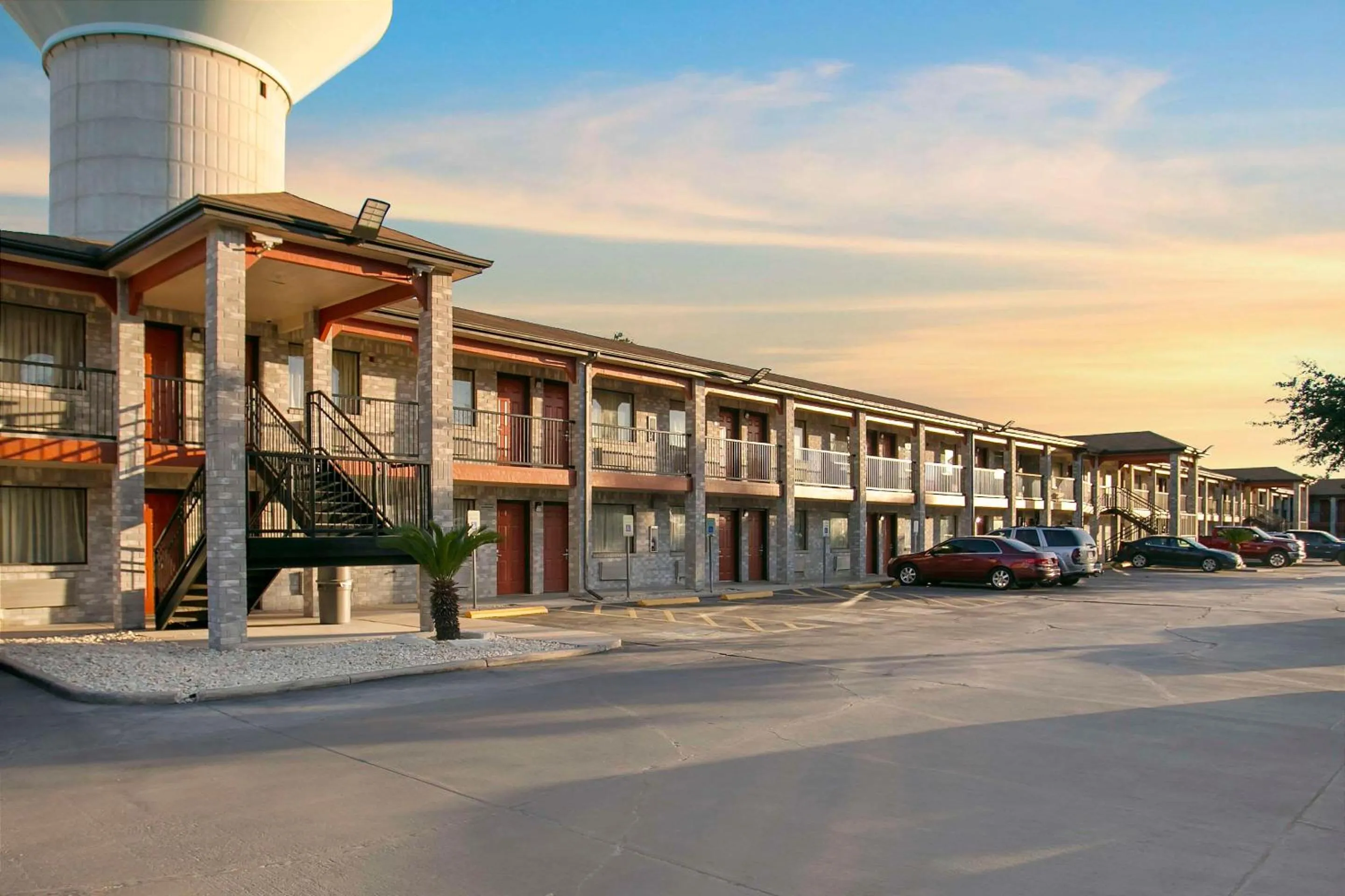 Property building in Econo Lodge Near Lackland Air Force Base-SeaWorld
