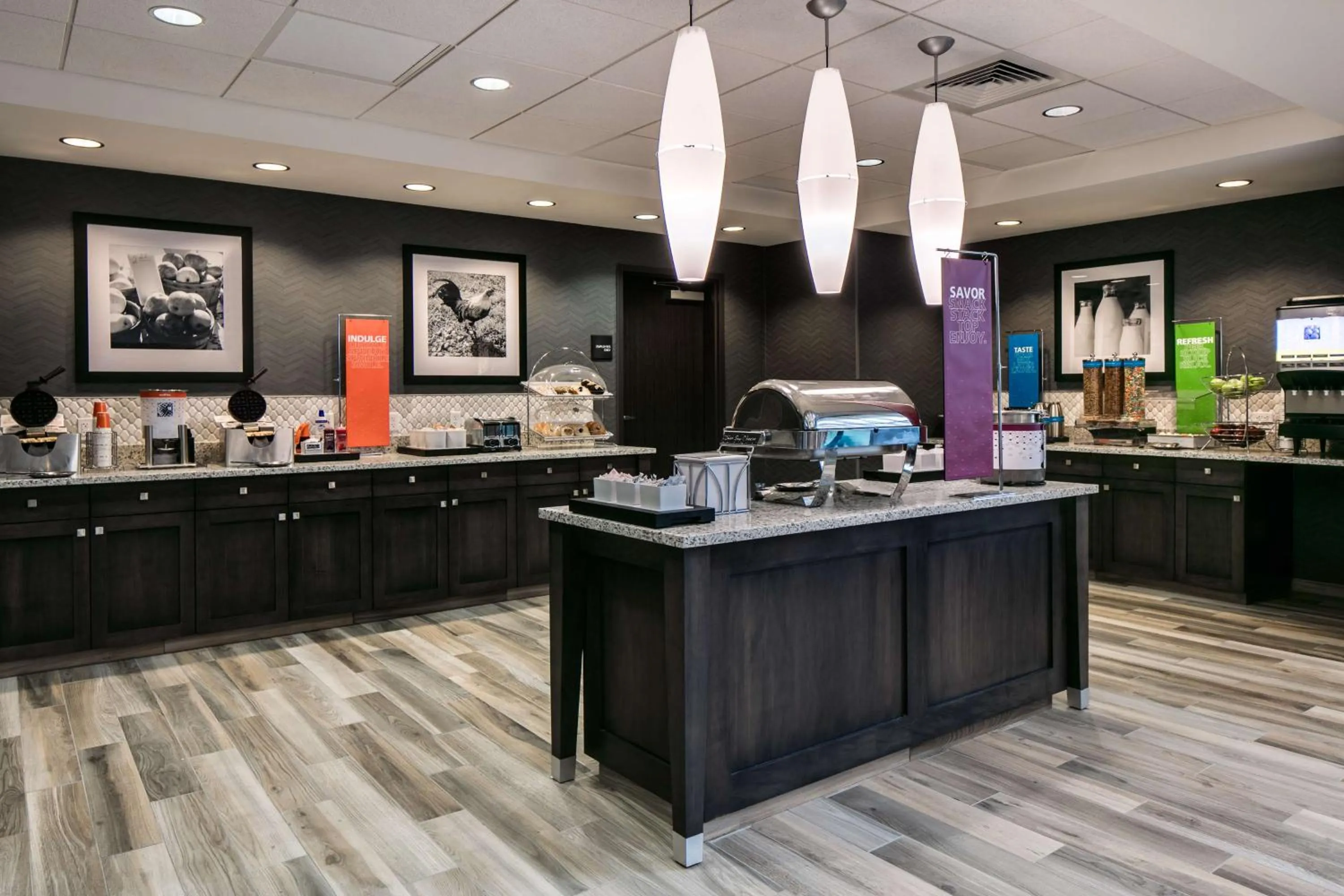 Dining area in Hampton Inn By Hilton Wichita Northwest
