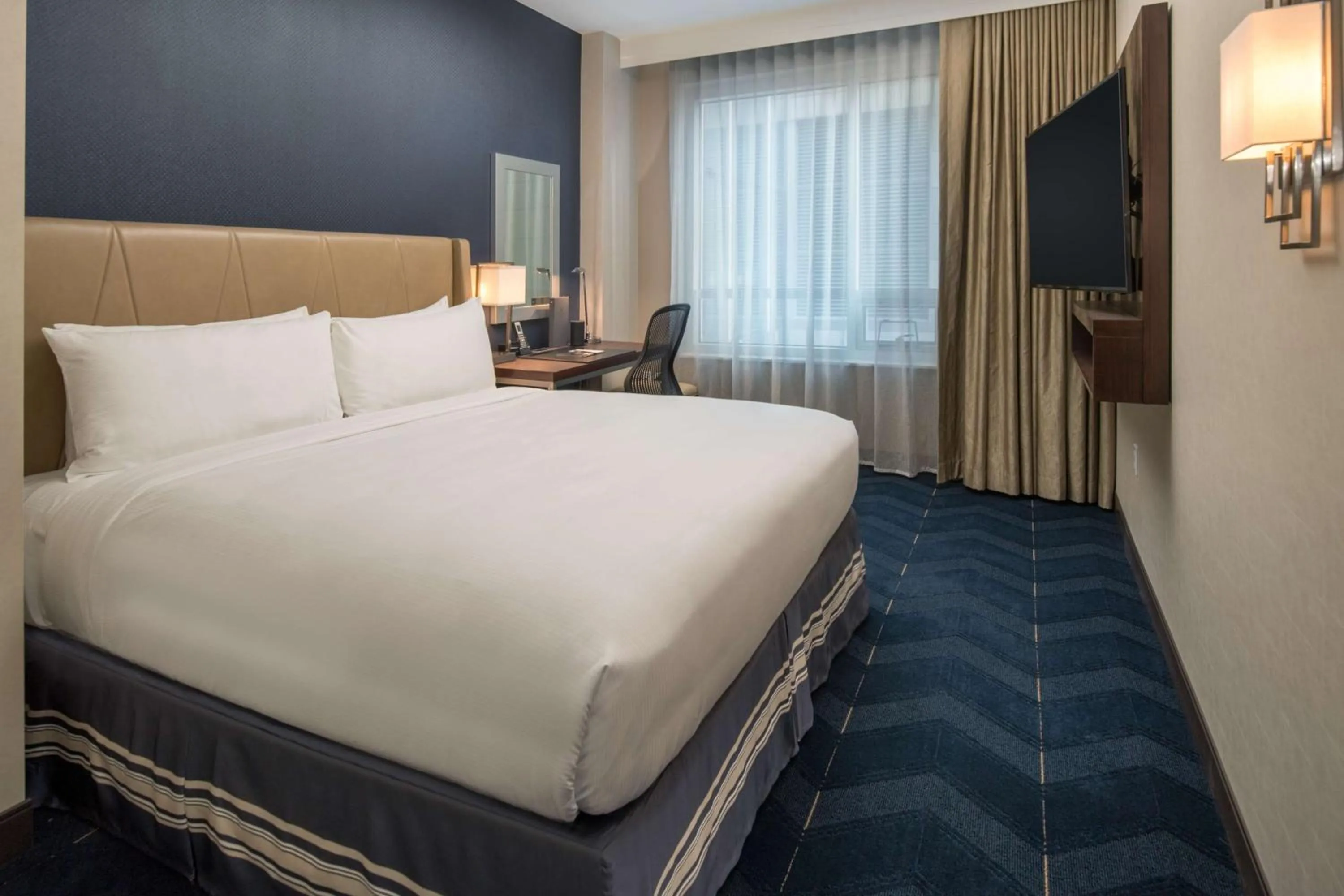 Bedroom, Bed in Embassy Suites By Hilton Seattle Downtown Pioneer Square