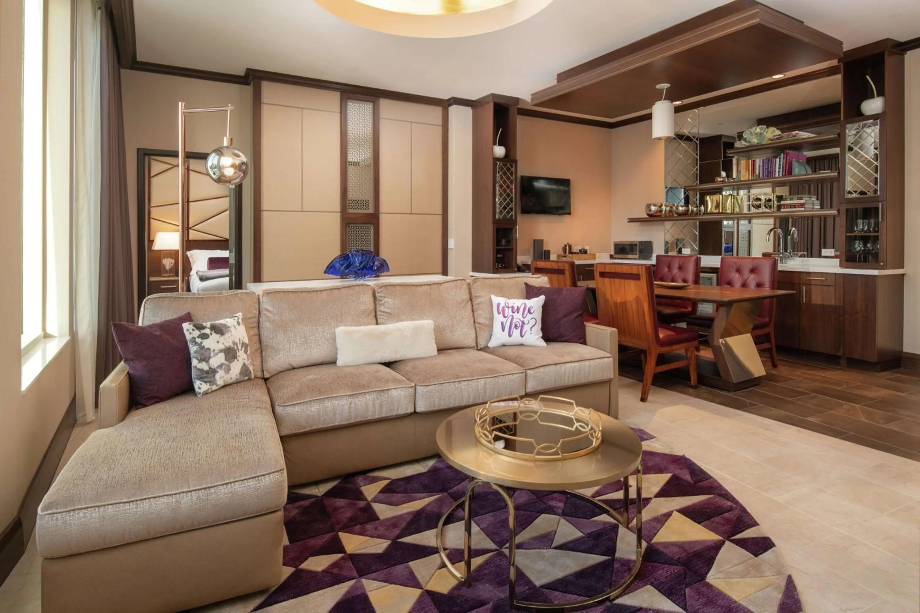 Living room in Embassy Suites By Hilton Seattle Downtown Pioneer Square