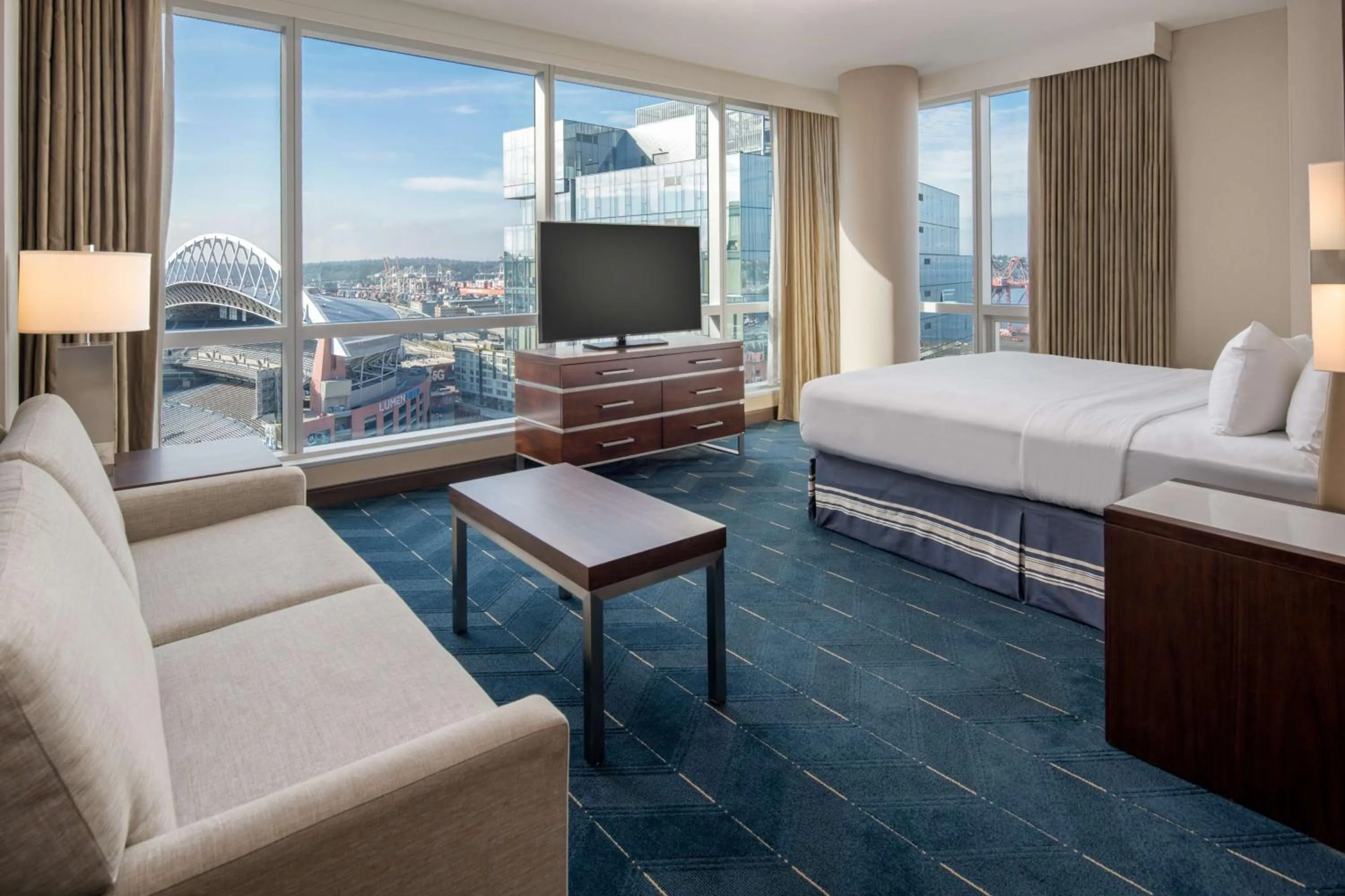 Bed in Embassy Suites By Hilton Seattle Downtown Pioneer Square