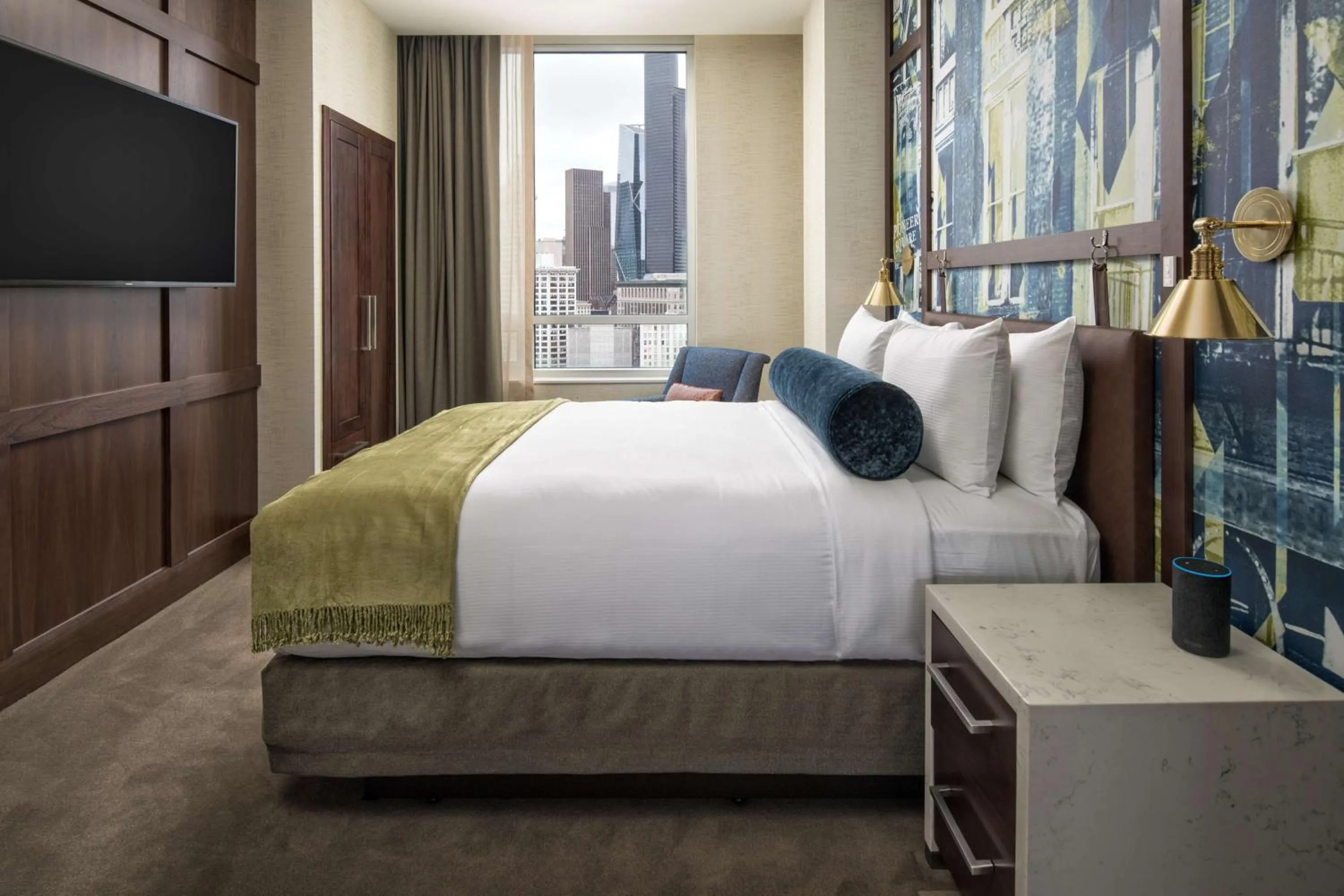 View (from property/room), Bed in Embassy Suites By Hilton Seattle Downtown Pioneer Square