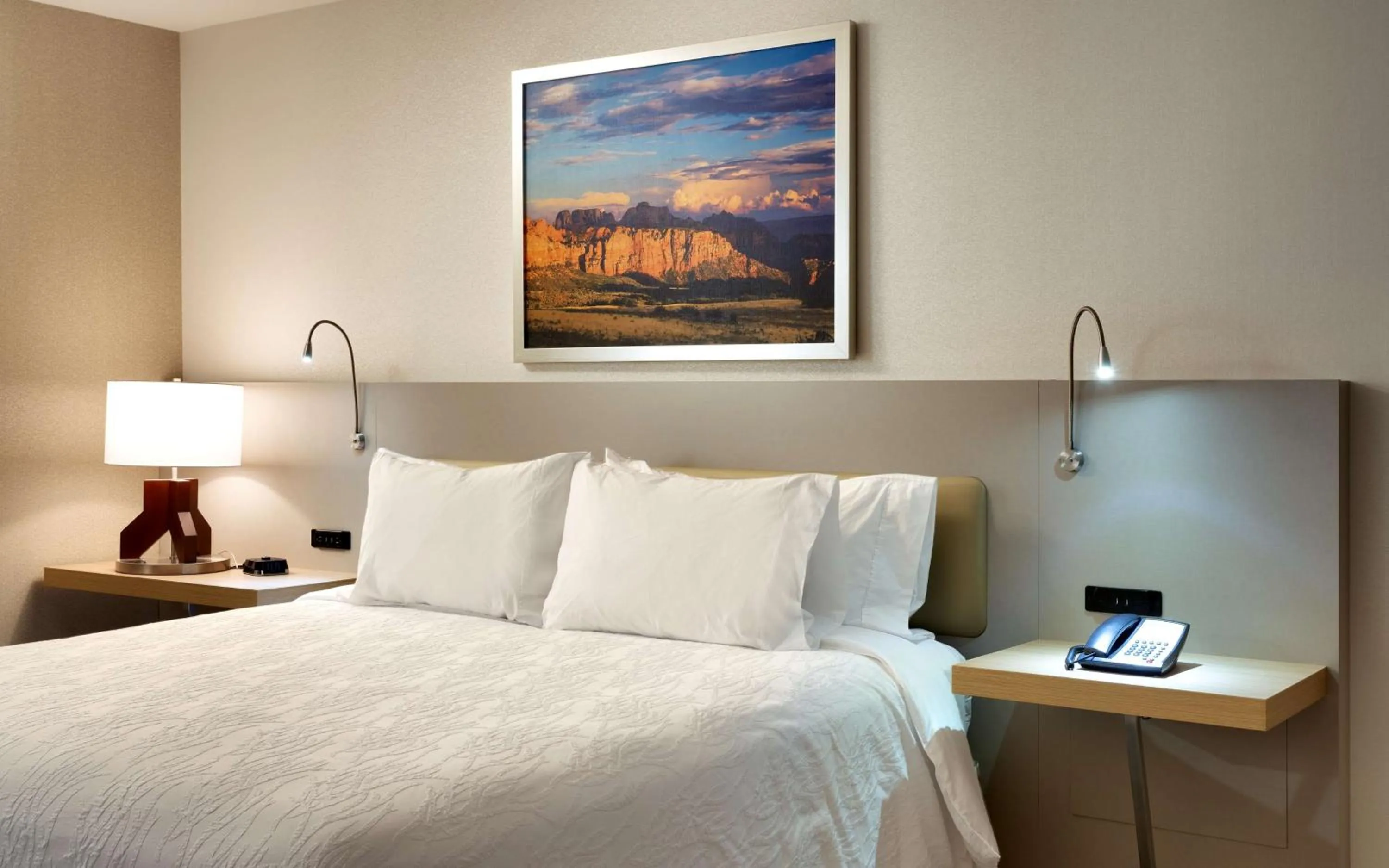 Bed in Hilton Garden Inn Lehi