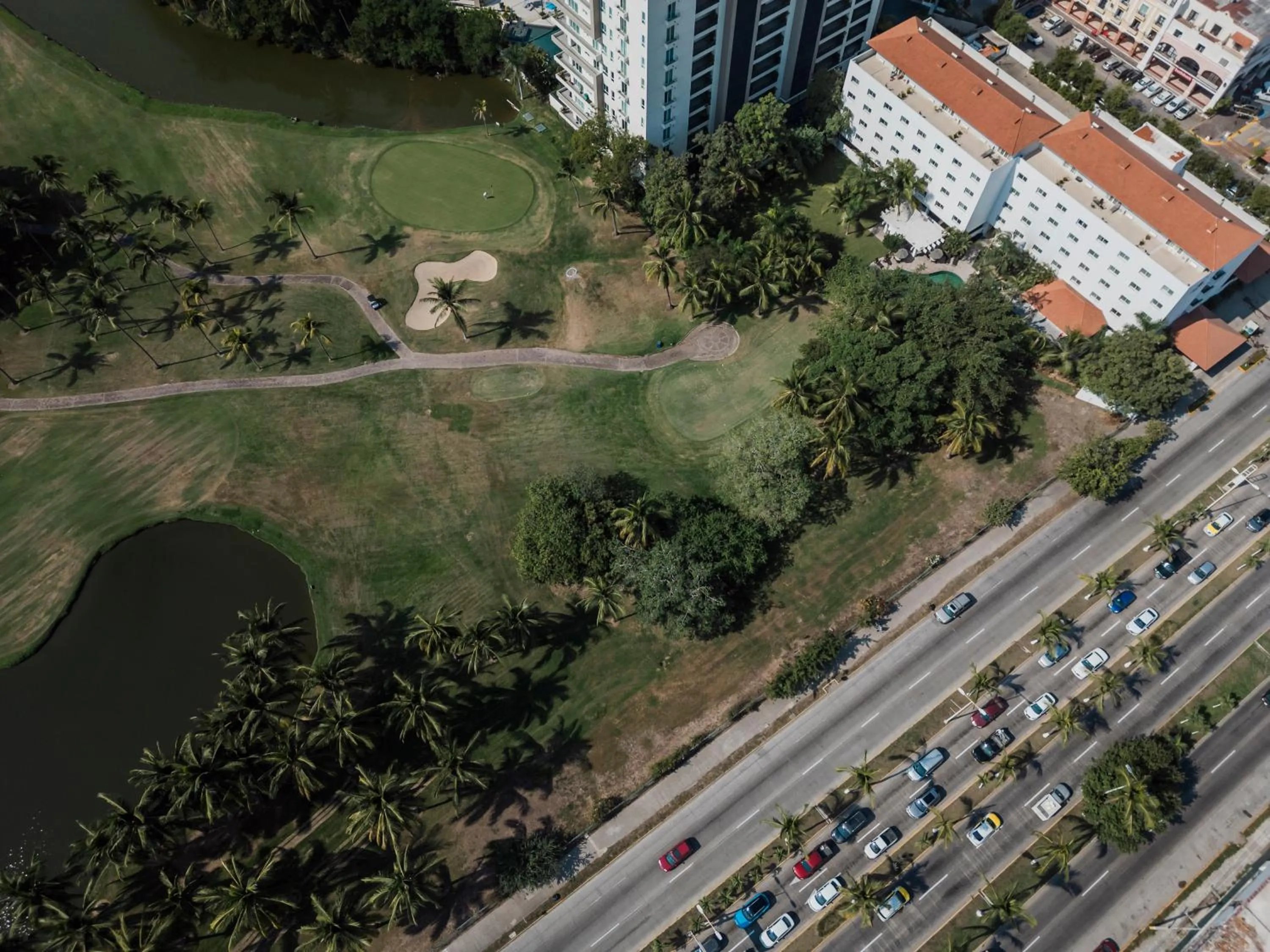 Street view in Comfort Inn Puerto Vallarta Golfside & Marina