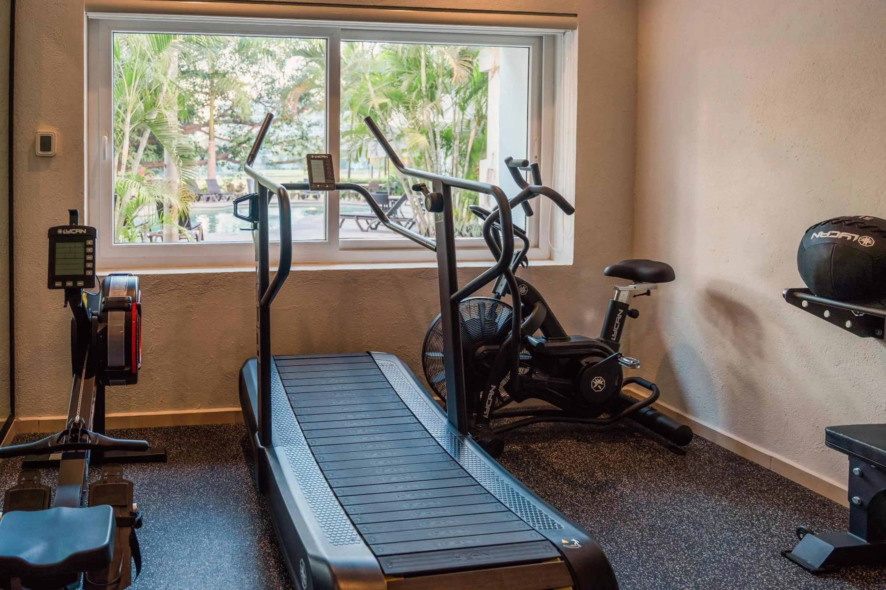 Fitness centre/facilities in Comfort Inn Puerto Vallarta Golfside & Marina