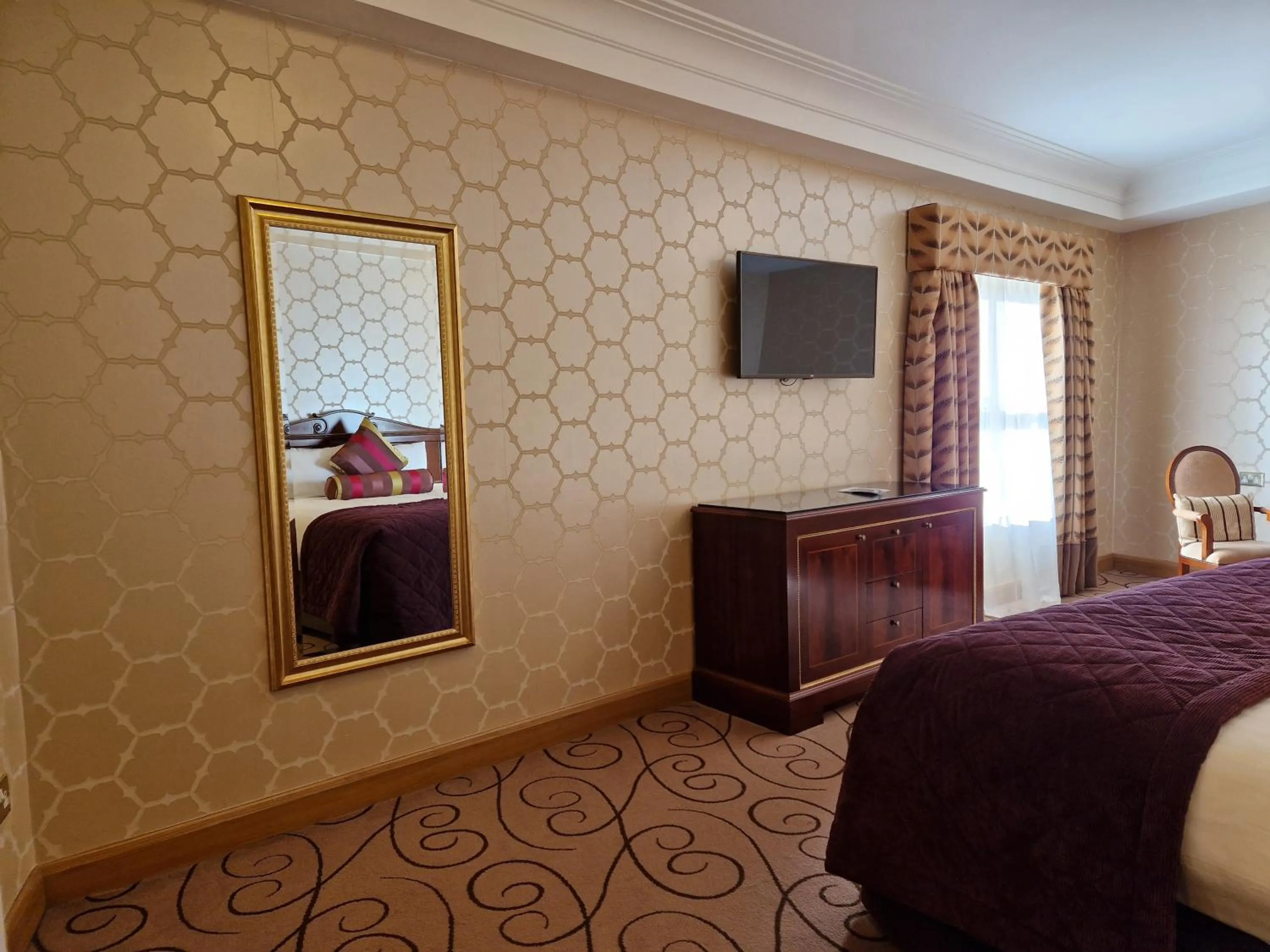 Bed in Lawlors Hotel