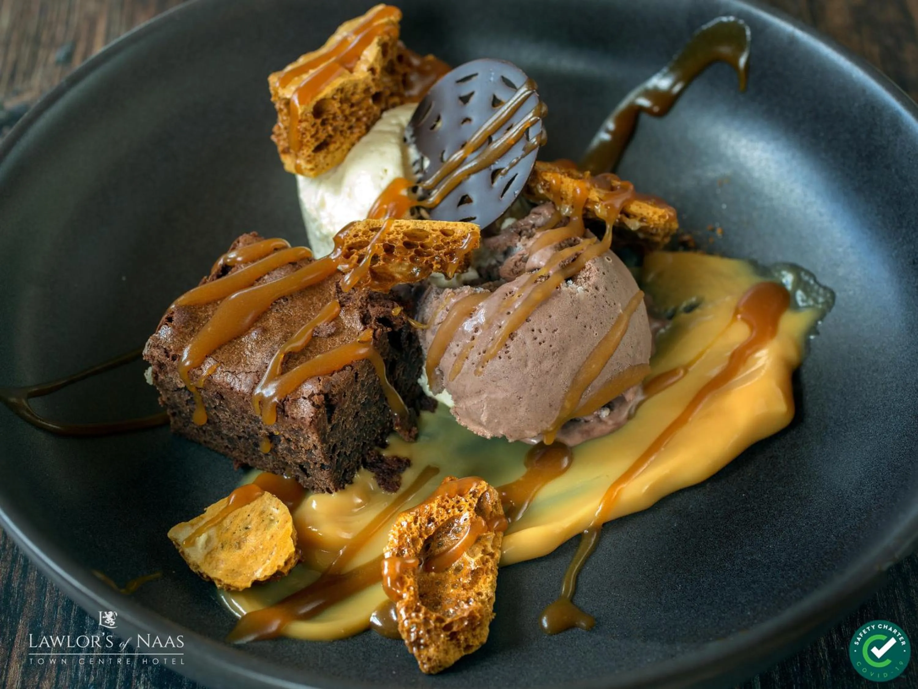 Restaurant/places to eat in Lawlors Hotel