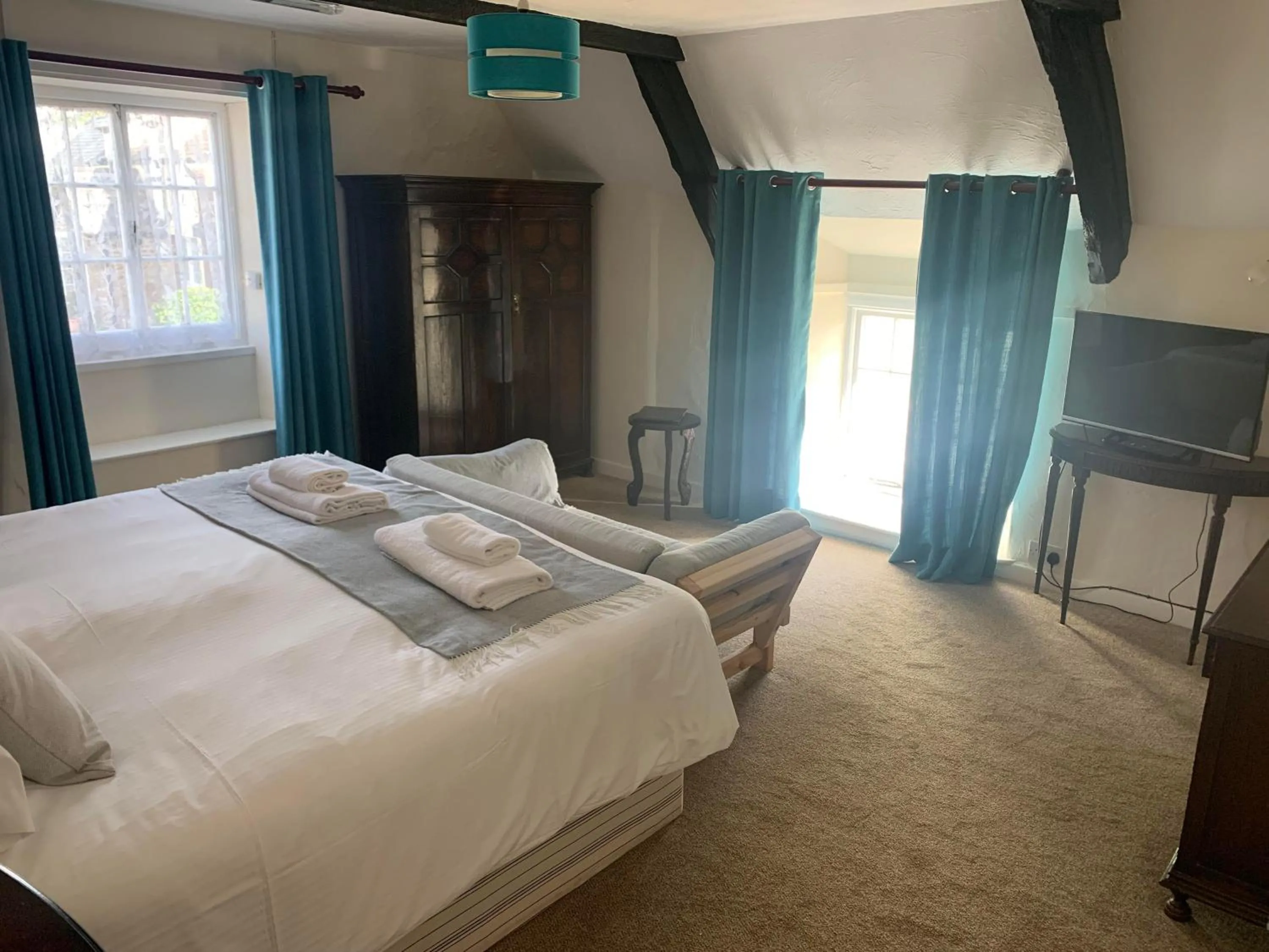 Bed in Half Moon Inn