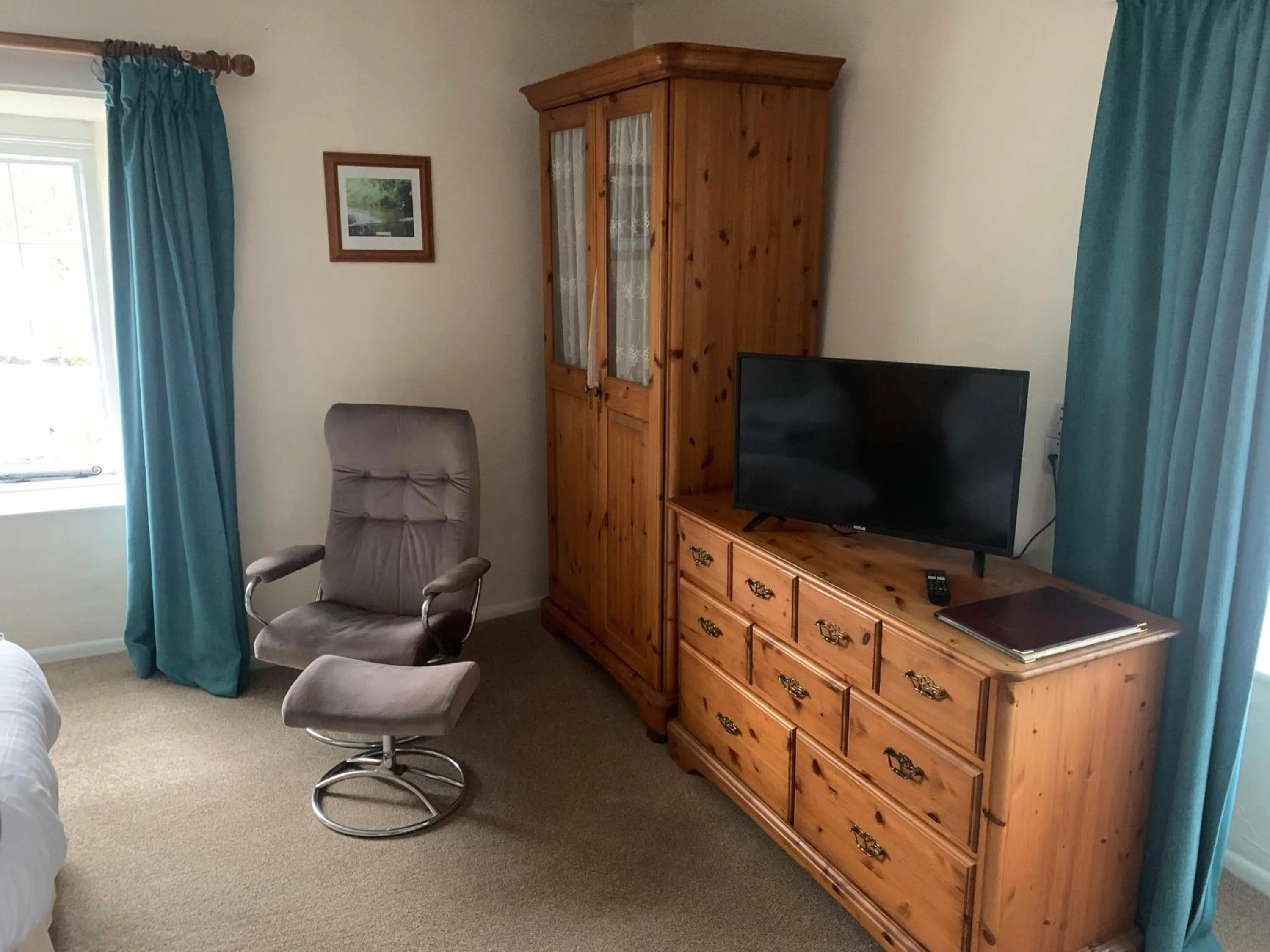 TV and multimedia in Half Moon Inn