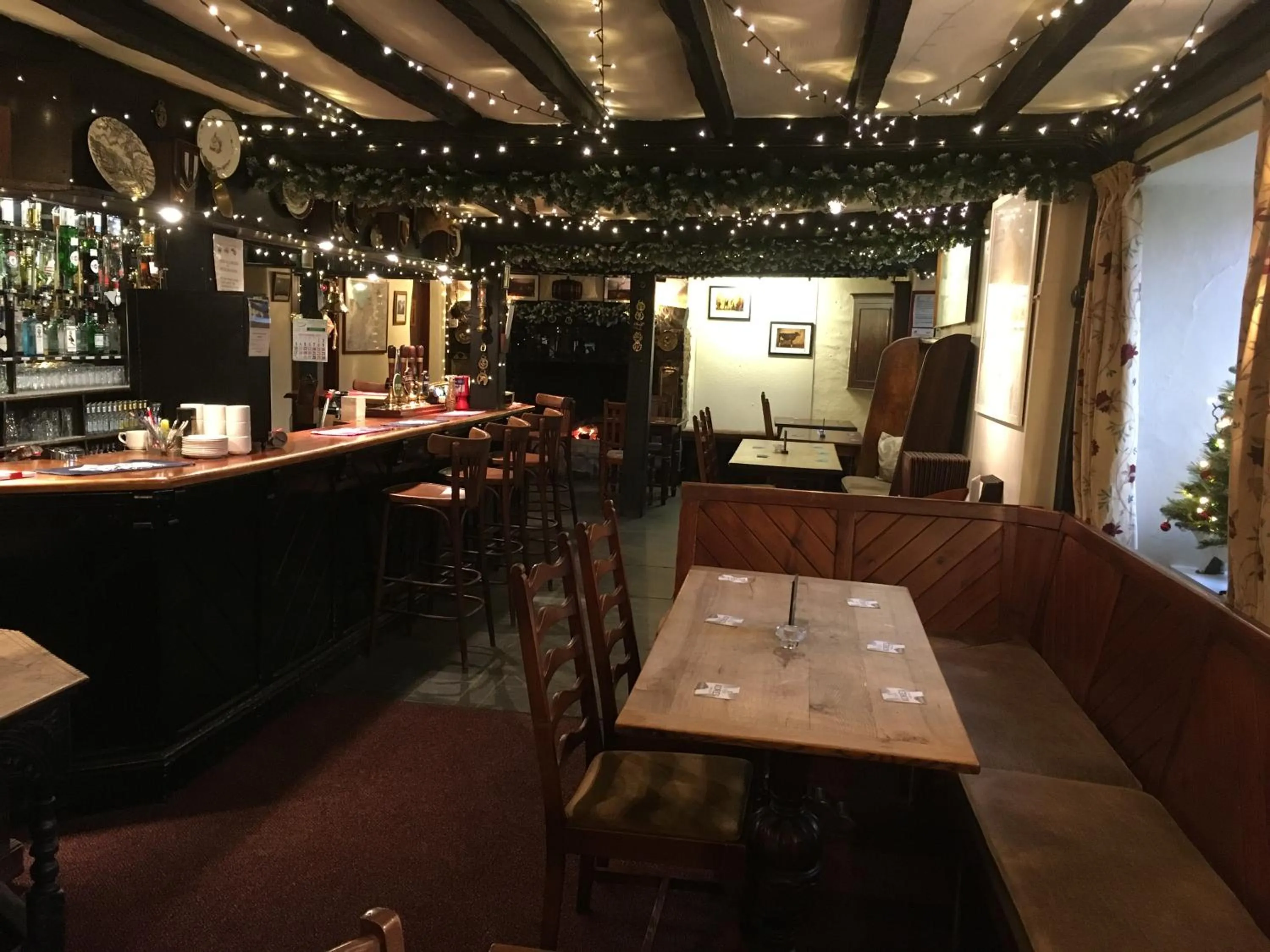 Lounge or bar in Half Moon Inn