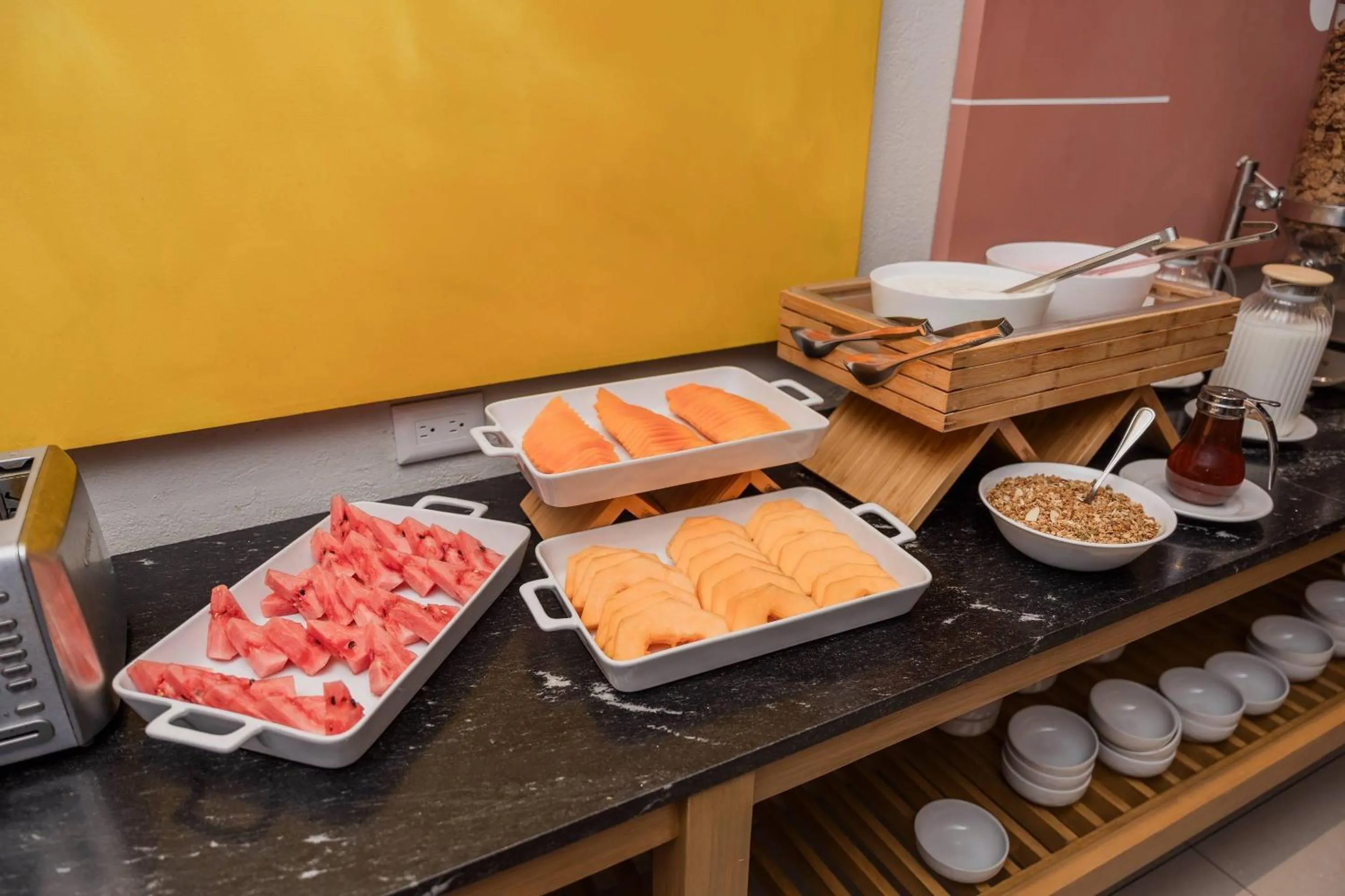 Breakfast in Comfort Inn Monterrey Valle