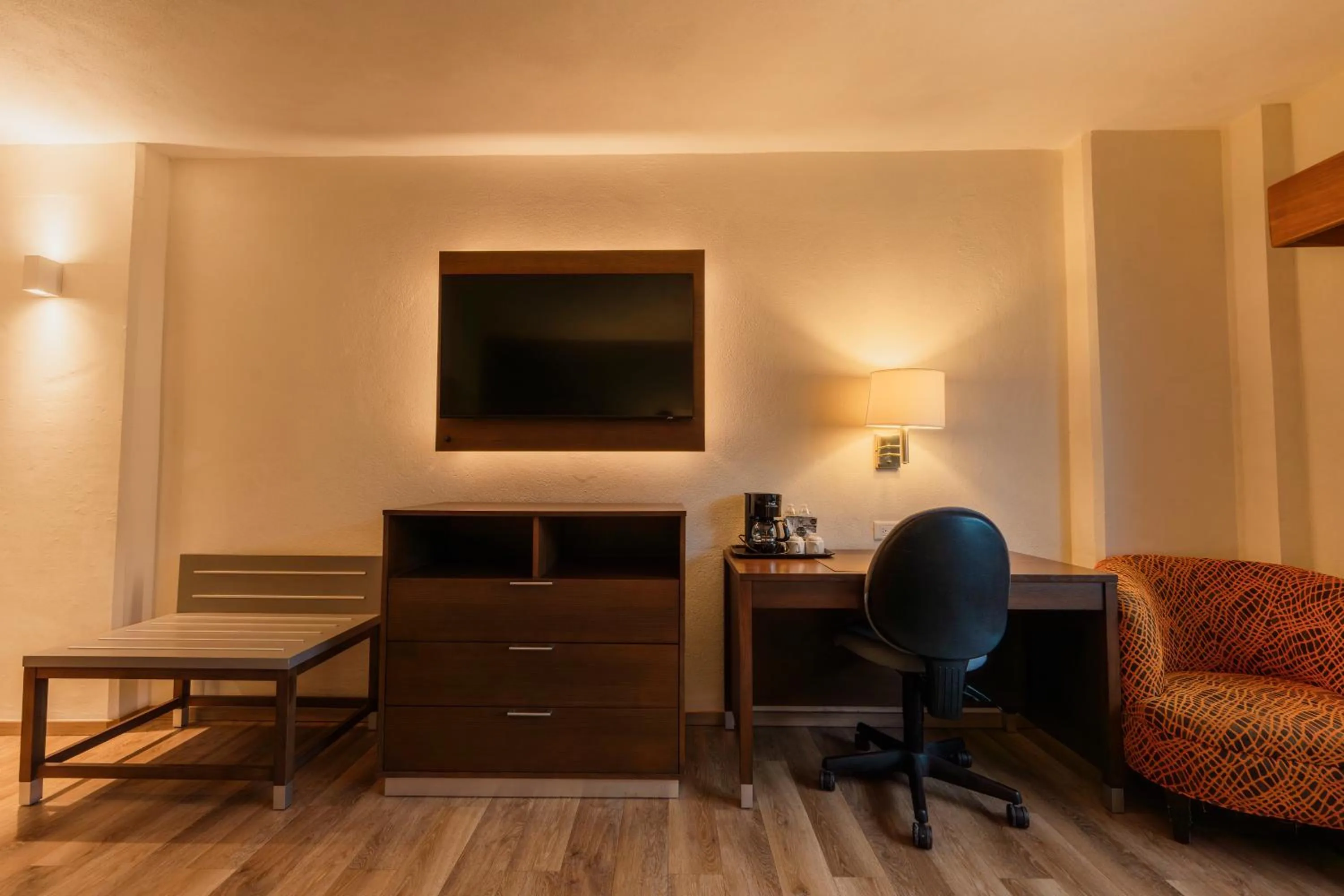 Bedroom in Comfort Inn Monterrey Valle