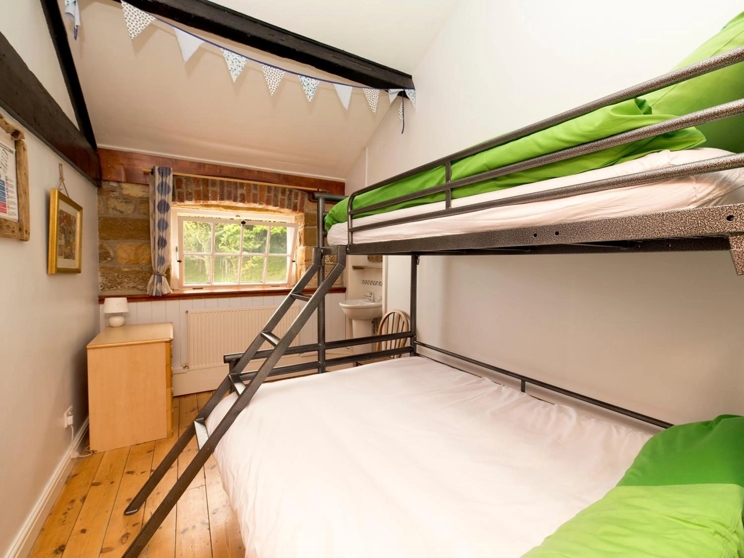 Bedroom, Bed in YHA Boggle Hole