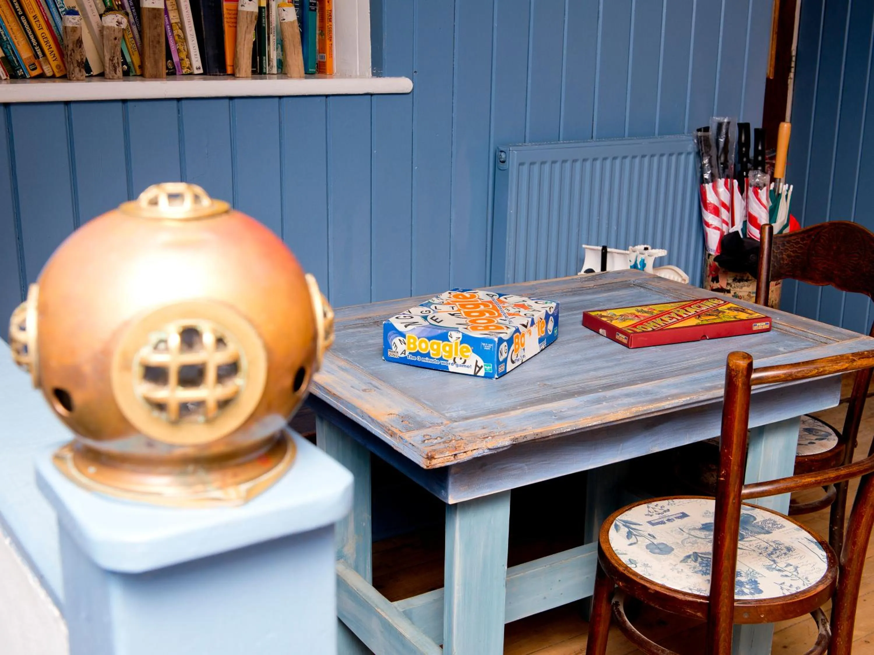 Seating area in YHA Boggle Hole
